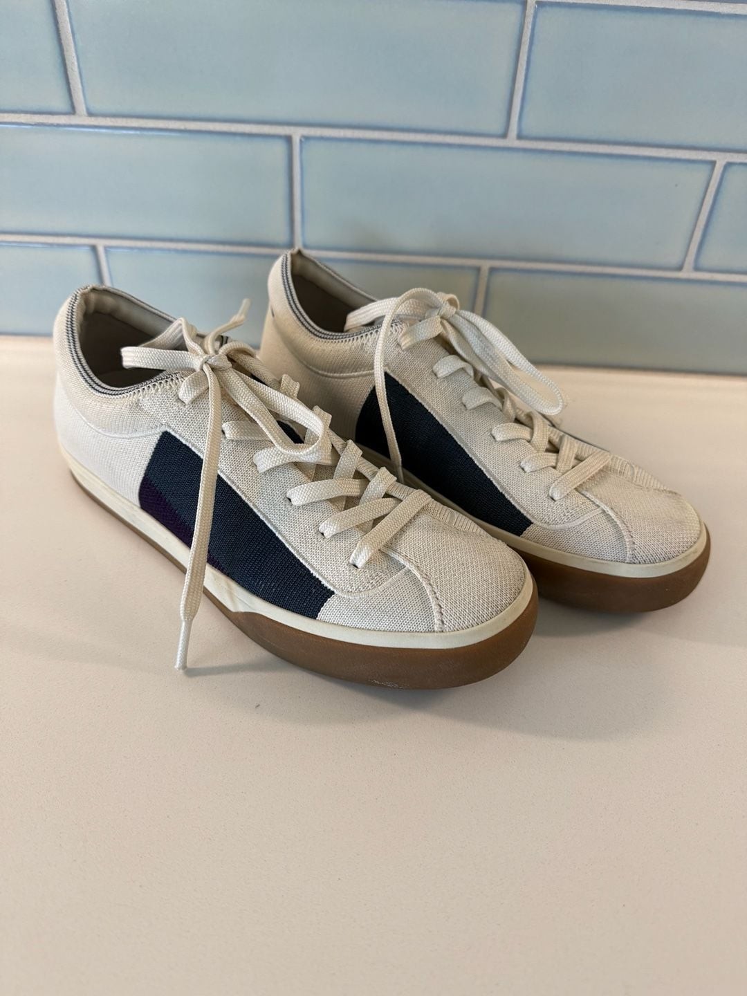 Rothy’s The Lace Up Sneaker in Blackberry Block with Gum Sole -size 6