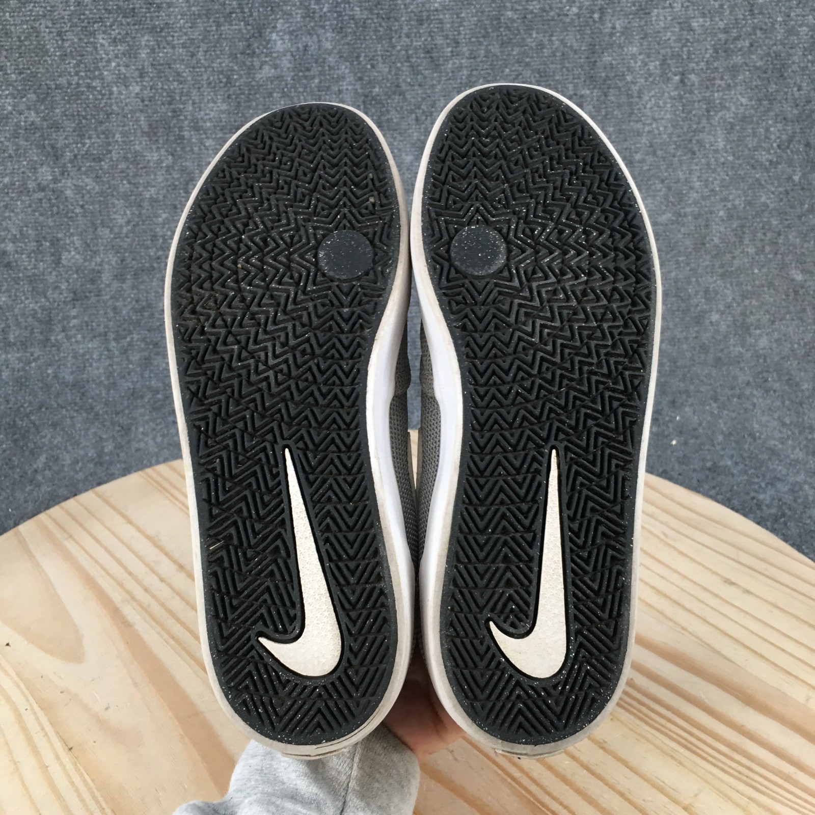 Nike SB Check Solarsoft Shoes Womens 8 Skate Sneaker Casual Lace Up Low Top Gray