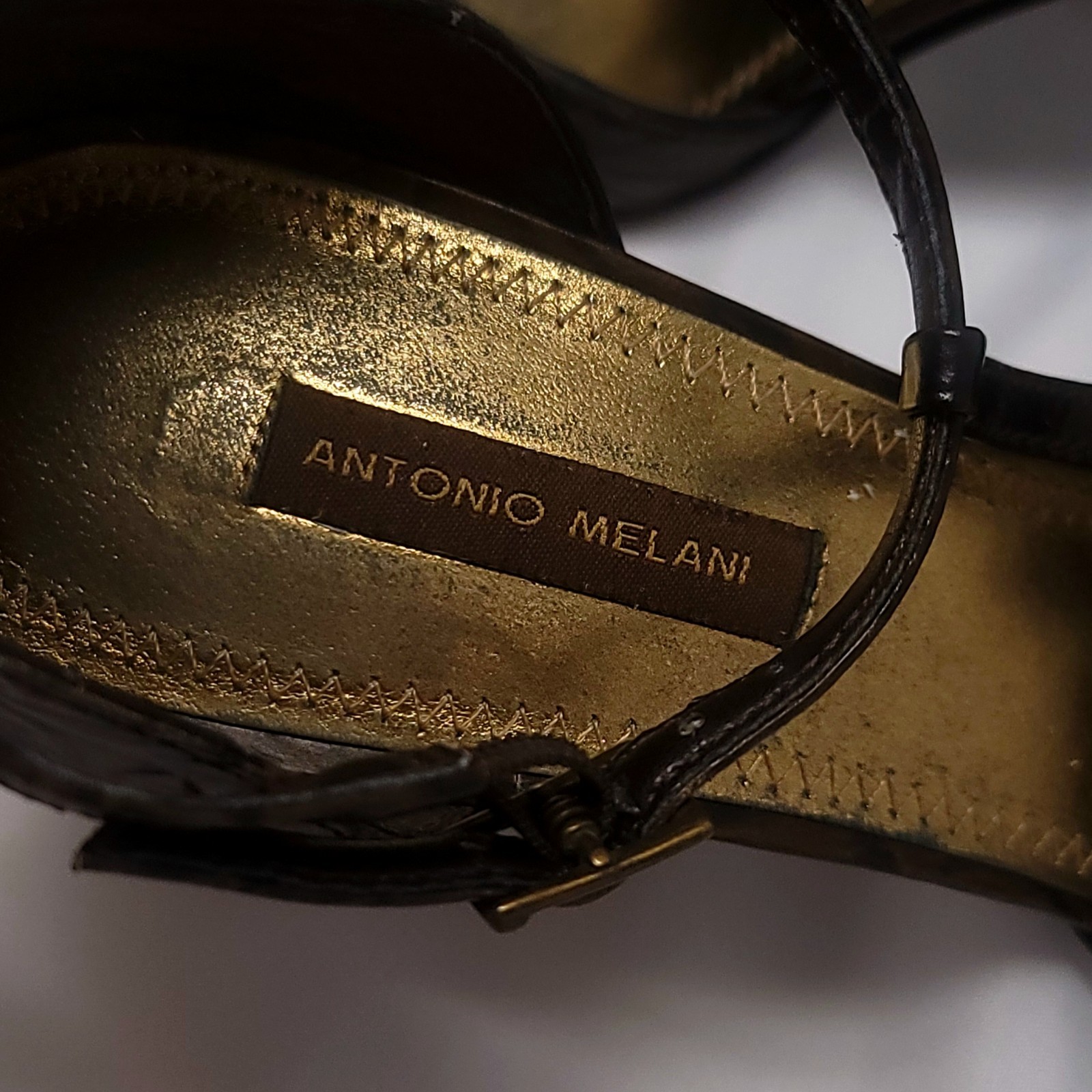 Antonio Melani leather T-strap heels brass studs 3″ heel. Womens Size 8.5 Y2K