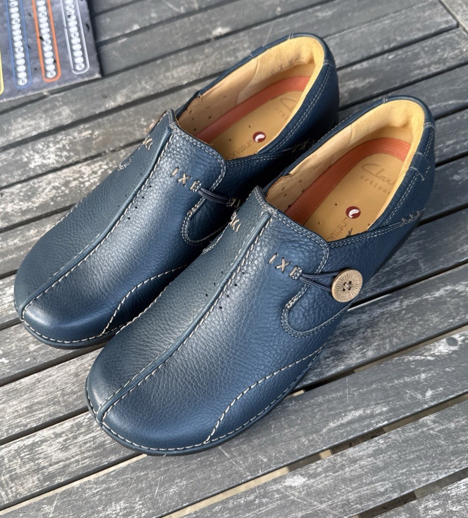 Clarks Structured Un Loop Women’s Blue Leather Slip On Loafer Sz 8M