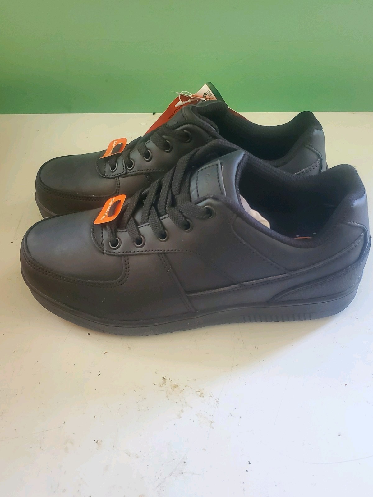 NEW Genuine Grip 210 Women’s Slip Resistant Work Shoes Black Size 6W Wide –…