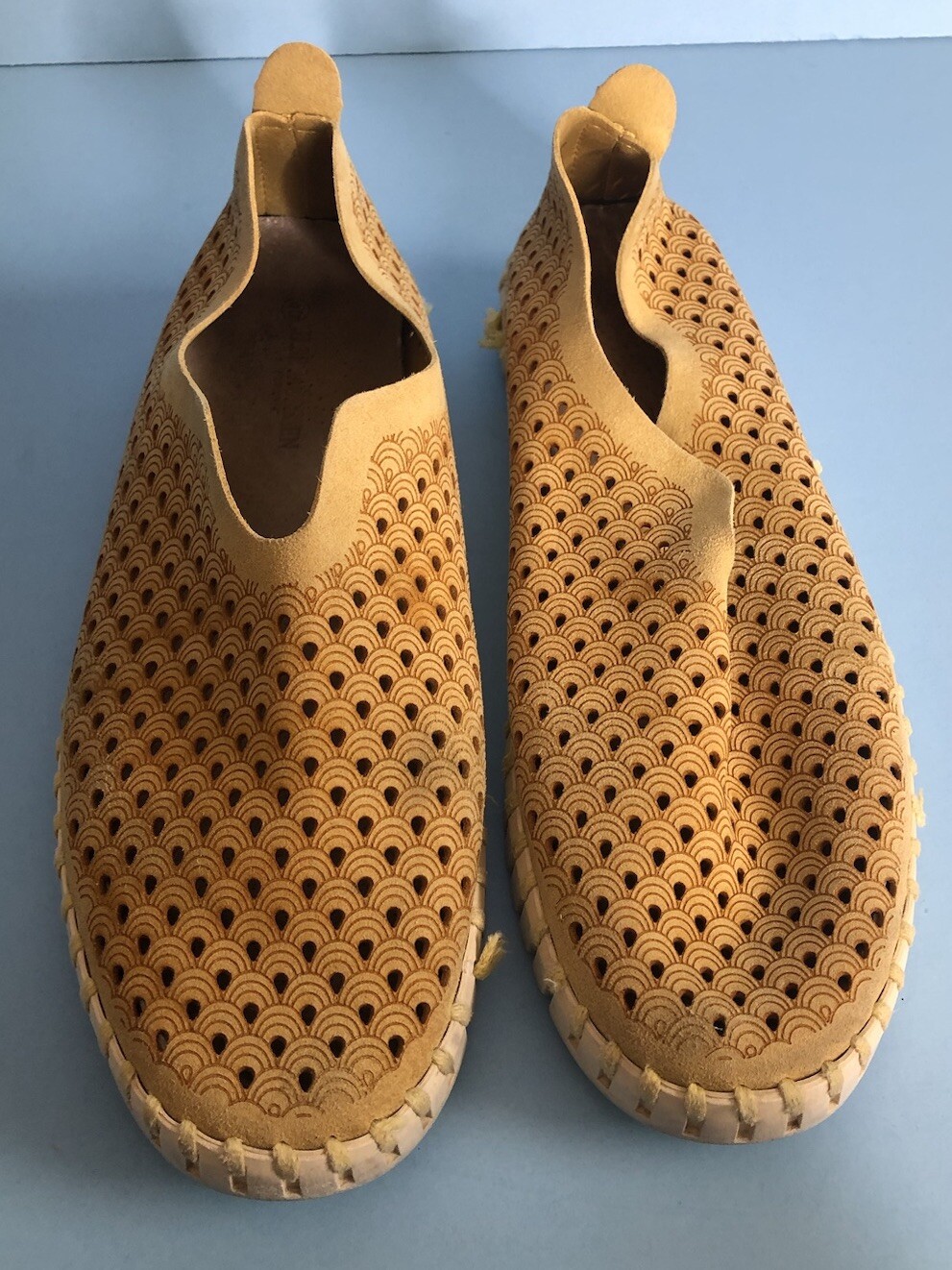 Isle Jacobsen 40 Flat Slip On Shoes Beige Tan Perforated Leather Man made Sole