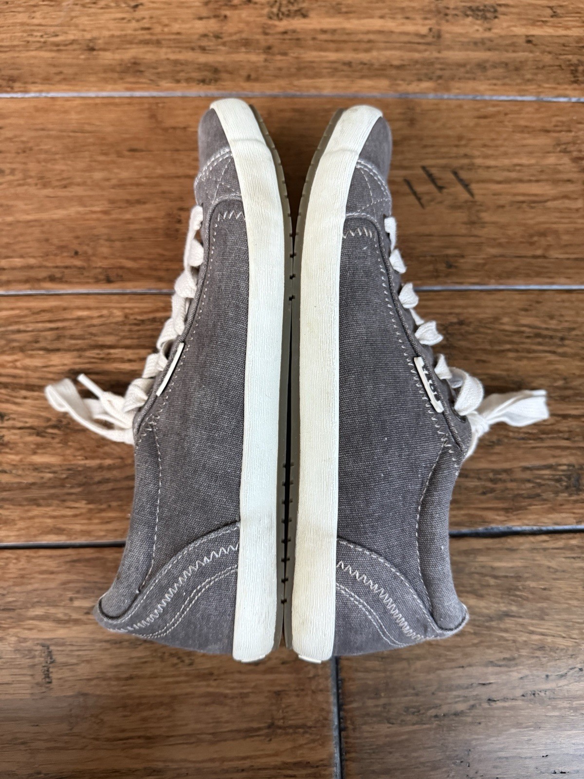 Taos Star Charcoal Gray Washed Canvas Low Top Sneakers Women’s 8.5
