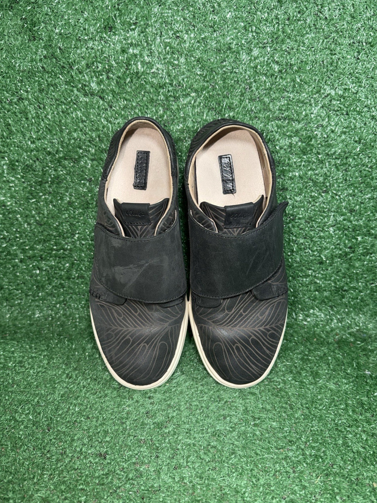 Olukai Women Size 6 Pehuea Loupili Black White Leather Shoe Strap Casual Sneaker