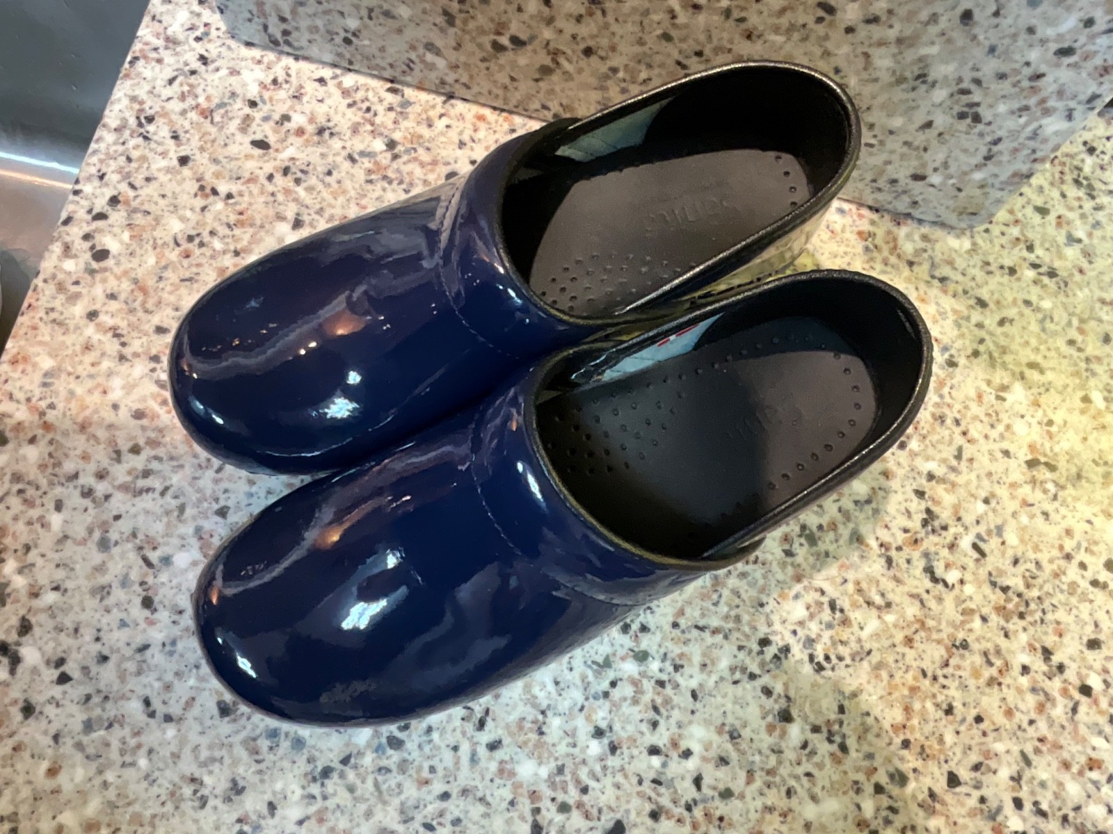 SANITA THE ORIGINAL DANISH CLOG SIZE 37/6-6.5 NAVY BLUE PATENT LEATHER NEW