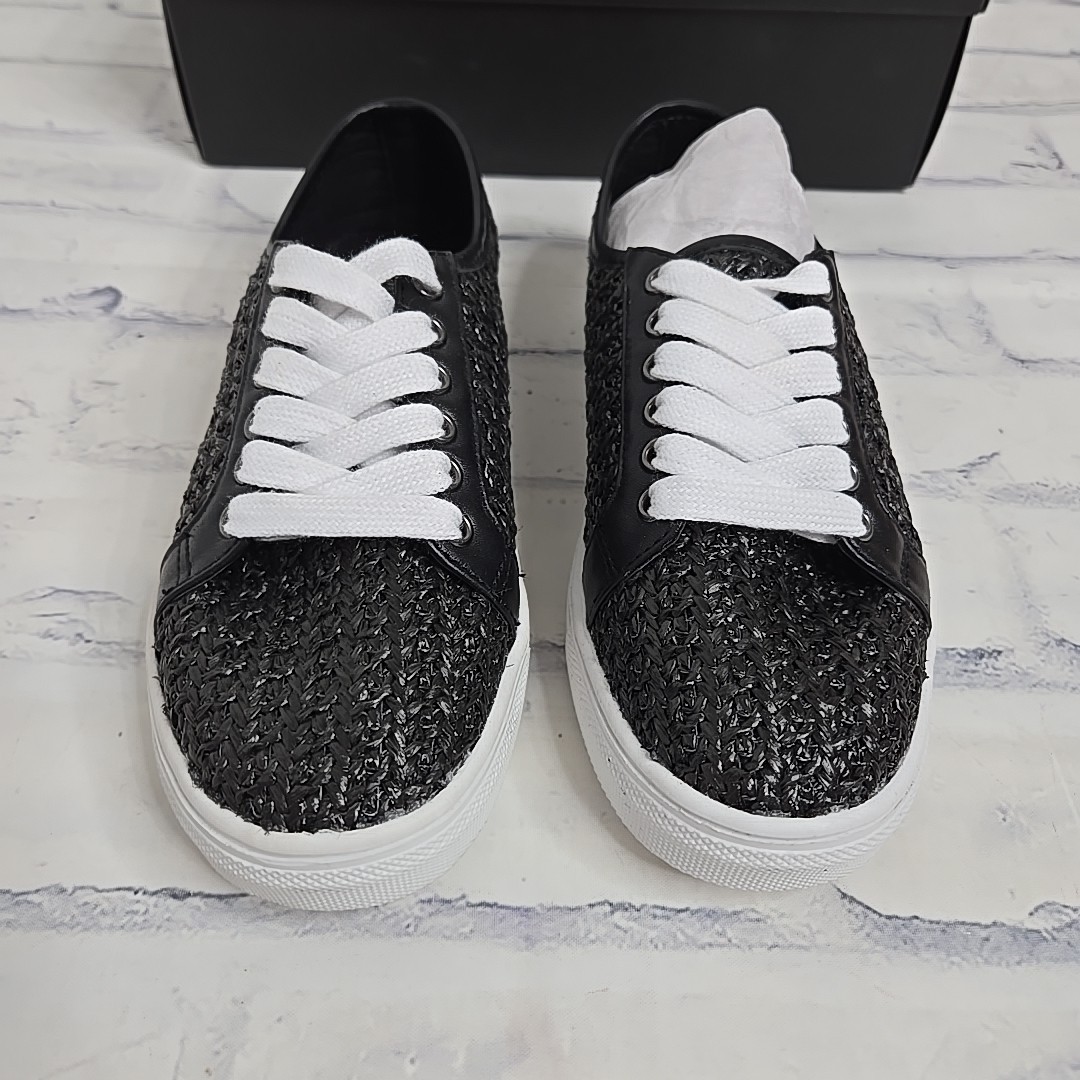 Tahari Sneakers Shoes Womens 6 Black Textured Lace Up Leather Upper Casual New