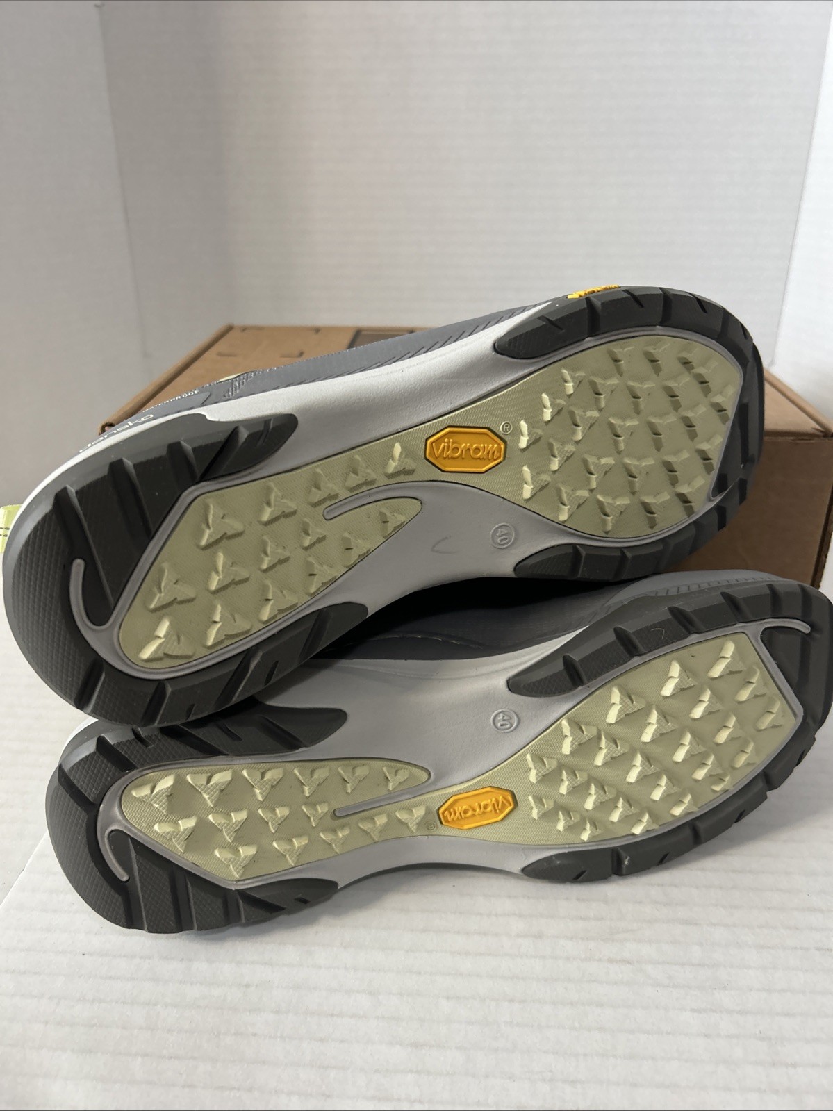 DANSKO Women Makayla Gray Mesh Yellow Hiking Shoes Sneakers EU 40 Sz 9.5 NEW