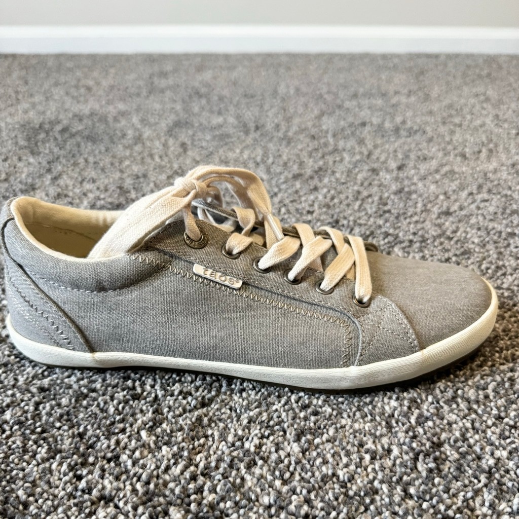Women’s Taos Footwear “Star” Sneakers Gray Washed Canvas Size 9