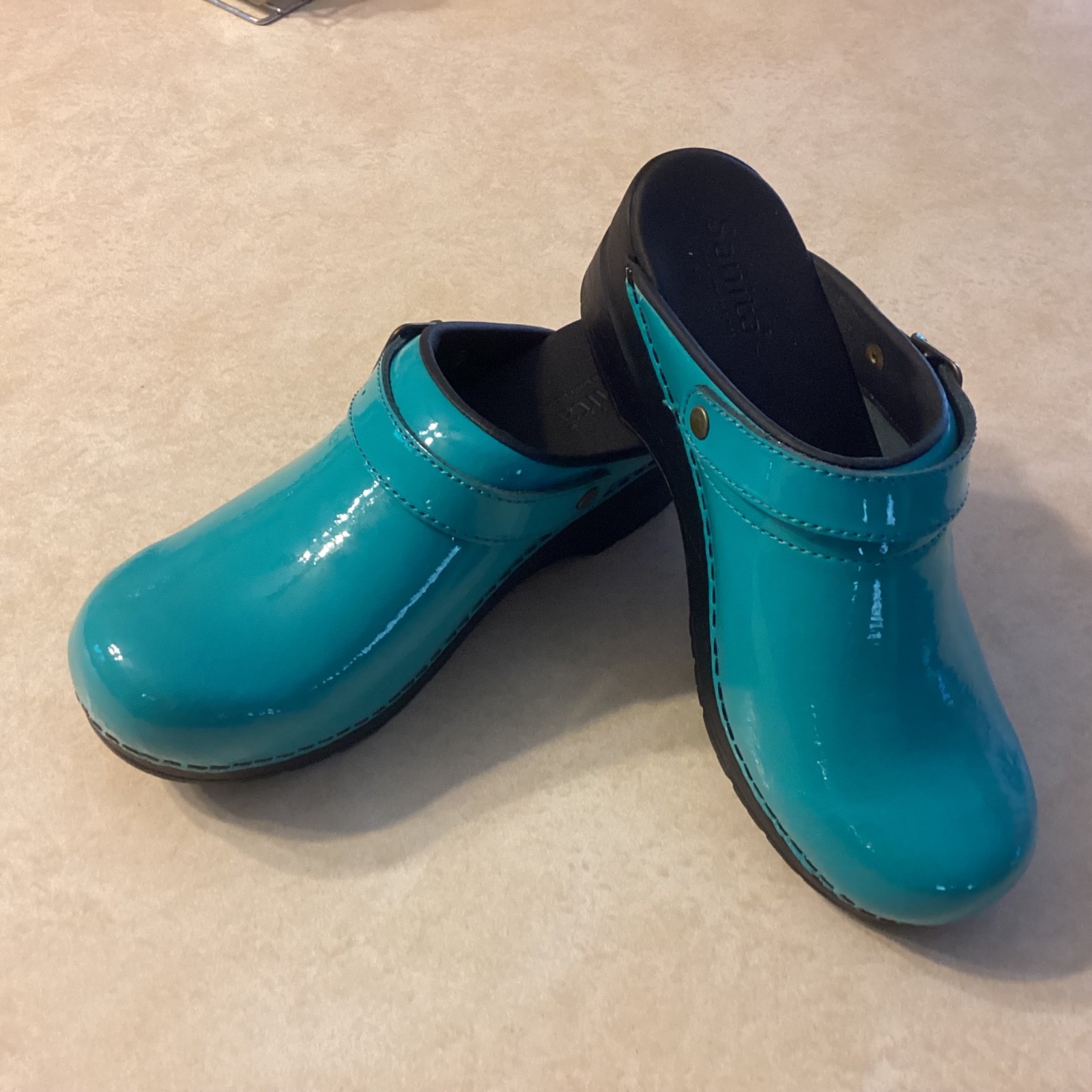 NWOT Sanita Women’s Metallic Blue The Original Danish Clogs Size EU 39 US 8.5-9