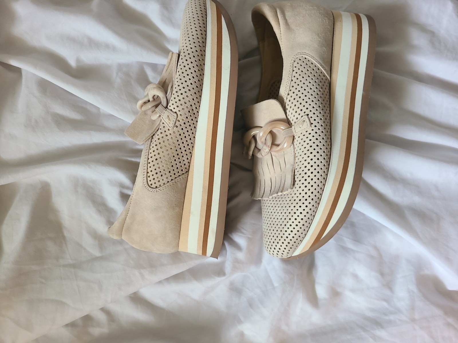 Softwaves Cadie Women’s 40 9.5- 10 Beige Leather Slip On Arch Support Sneaker