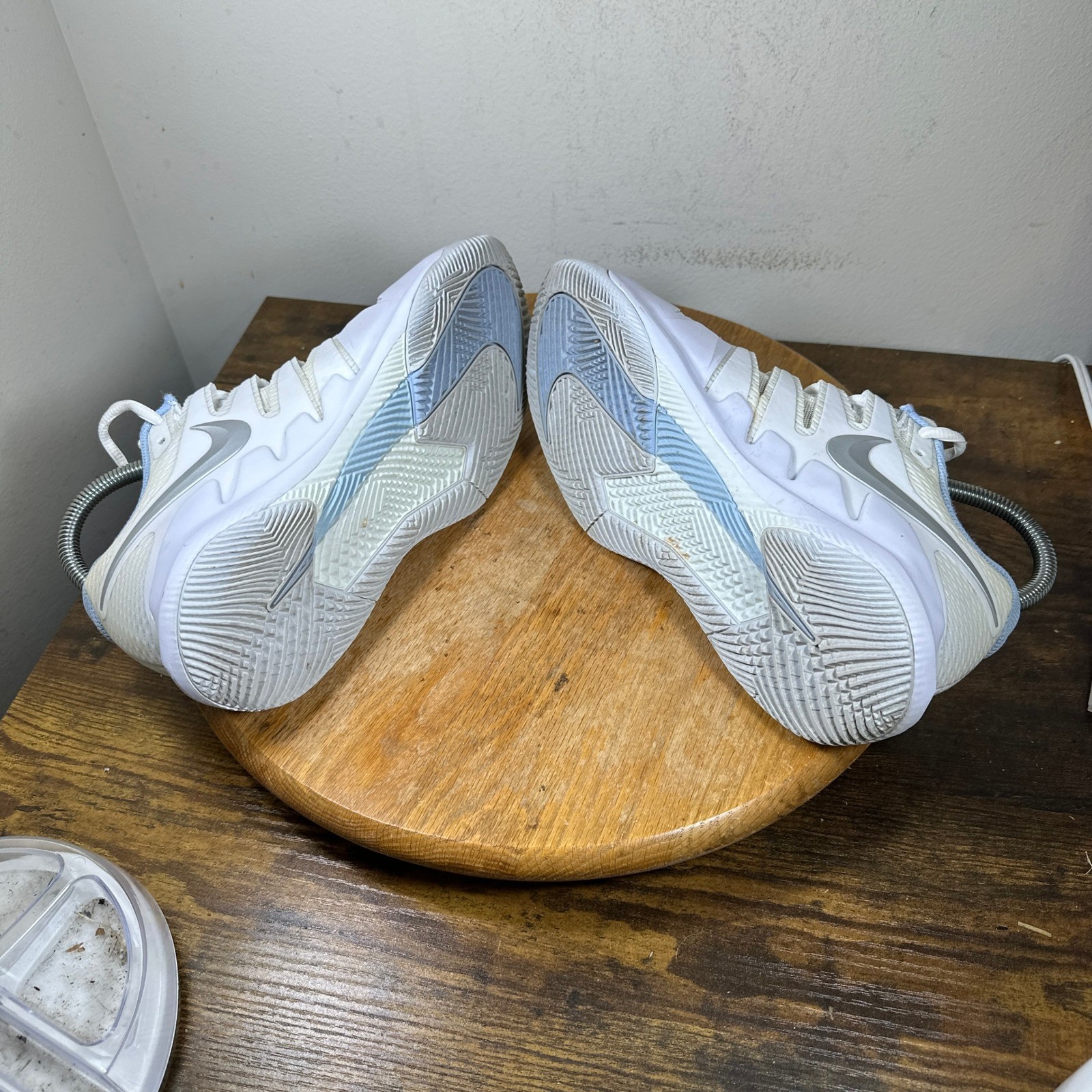 Nike Court Air Zoom Vapor X HC Womens Shoes White Silver AA8027-105 Size 7.5