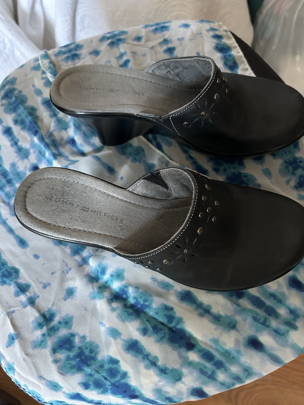Tommy Hilfiger Women’s Black Leather Clogs Size 7