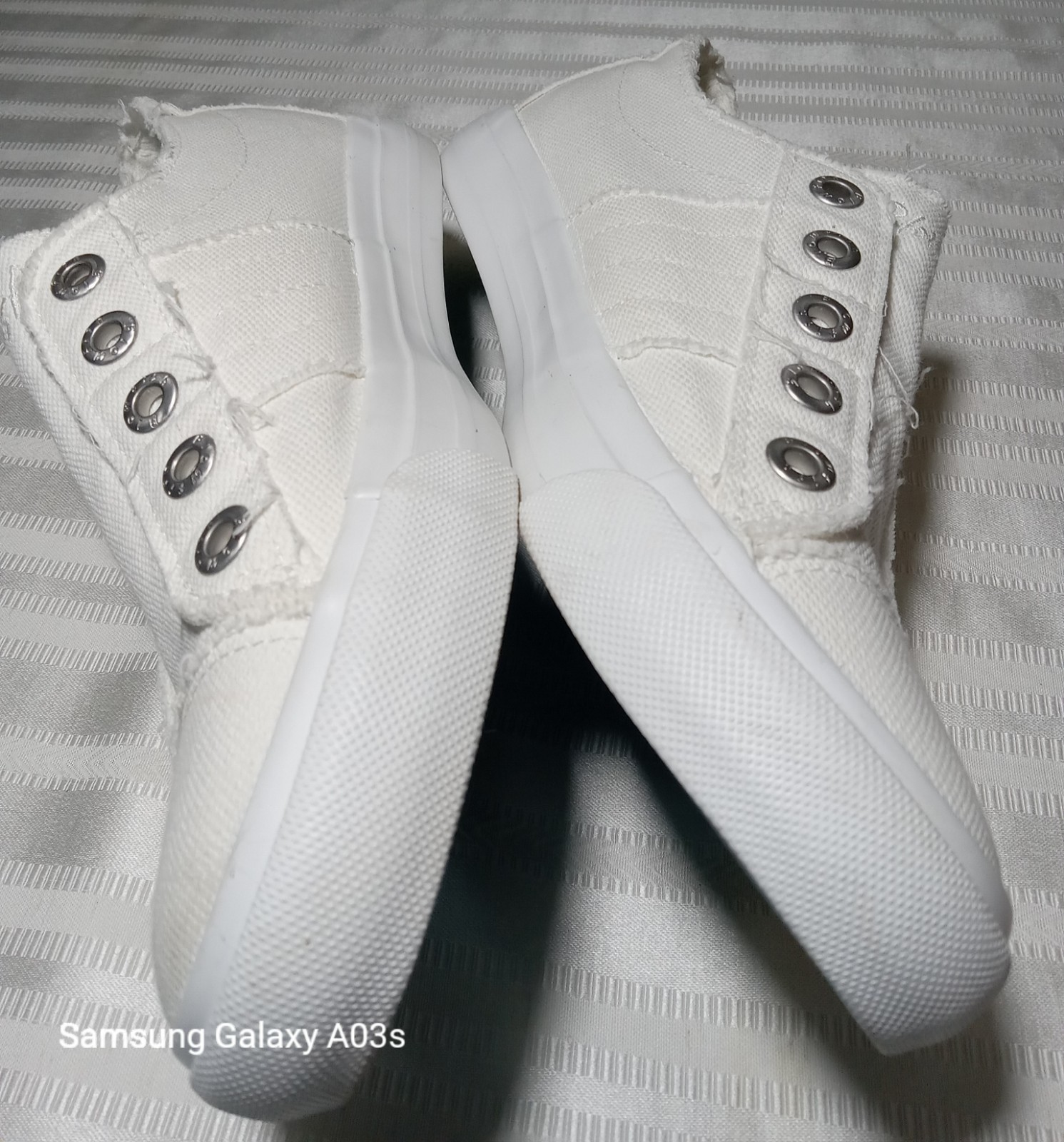 Blowfish Malibu Women’s Play, White Slip-On Sneaker, Size 7.5 M