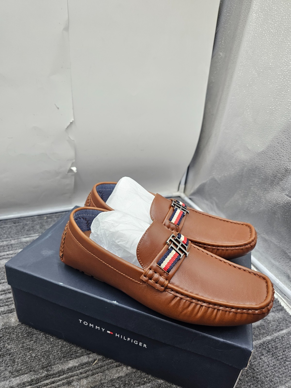 Tommy Hilfiger Tmatino Adaptive Men’s Medium Brown 210 Color Size 9 M