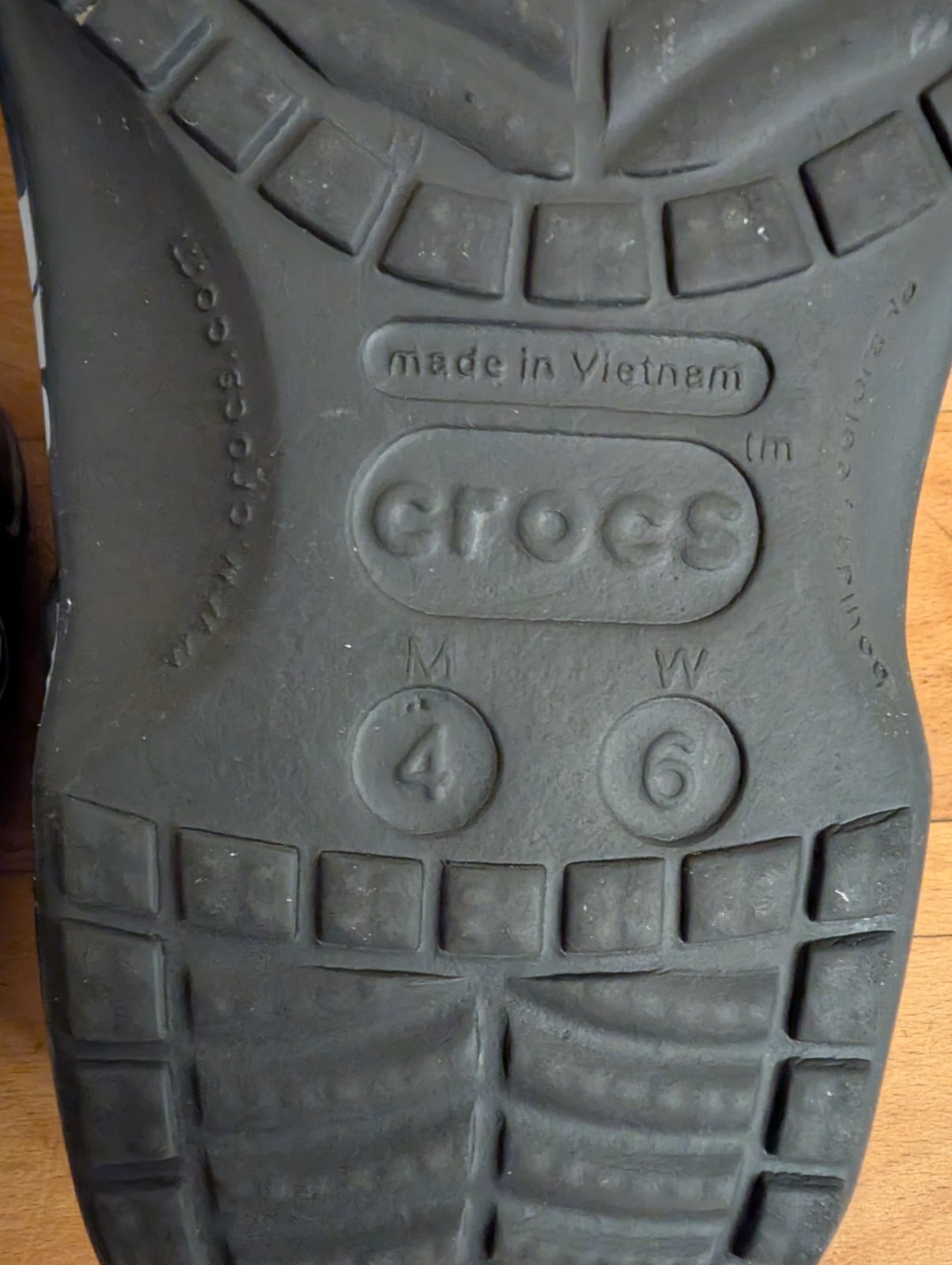 Crocs BAYA Black Flowered Touch Of Pink White Flowers Darling Size M-4 , W-6