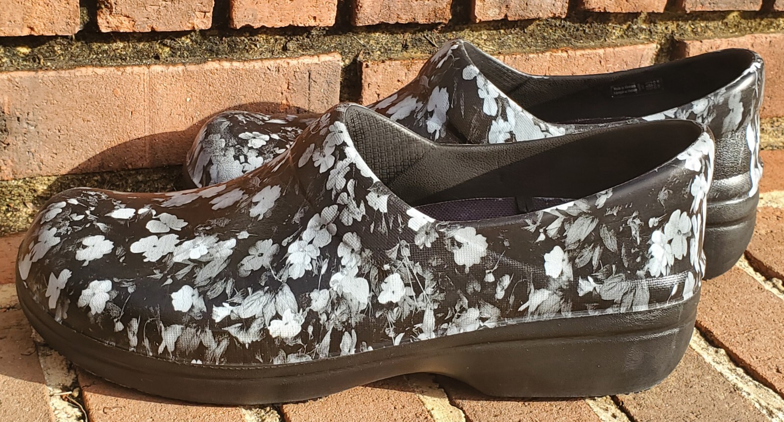 *Crocs*Neria Pro II●Women’s Clogs Sz.W10●Graphic Floral Print●Slip Resistant🐊