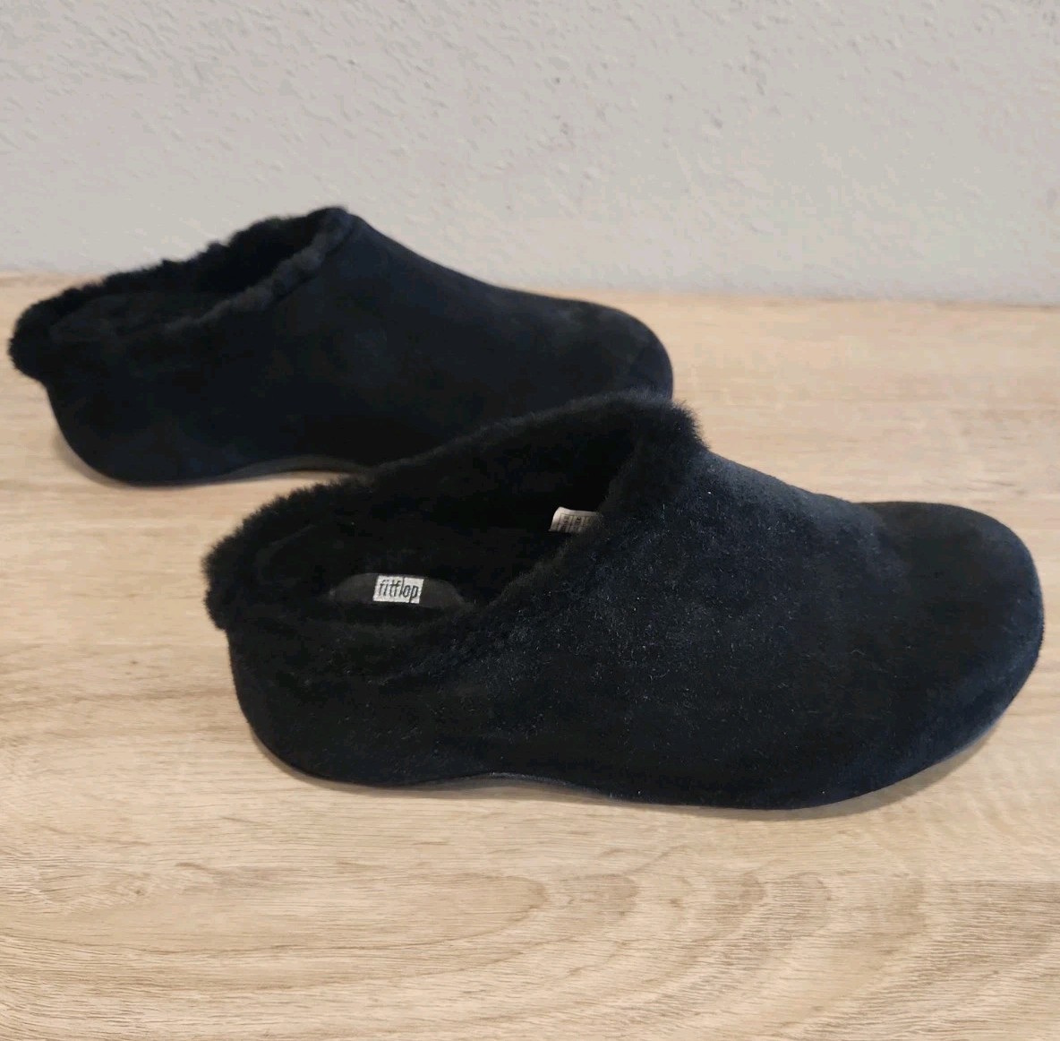 FitFlop Shuv Shearling Lined Suede Slippers / Clogs Womens Size 8 EU 39 Black