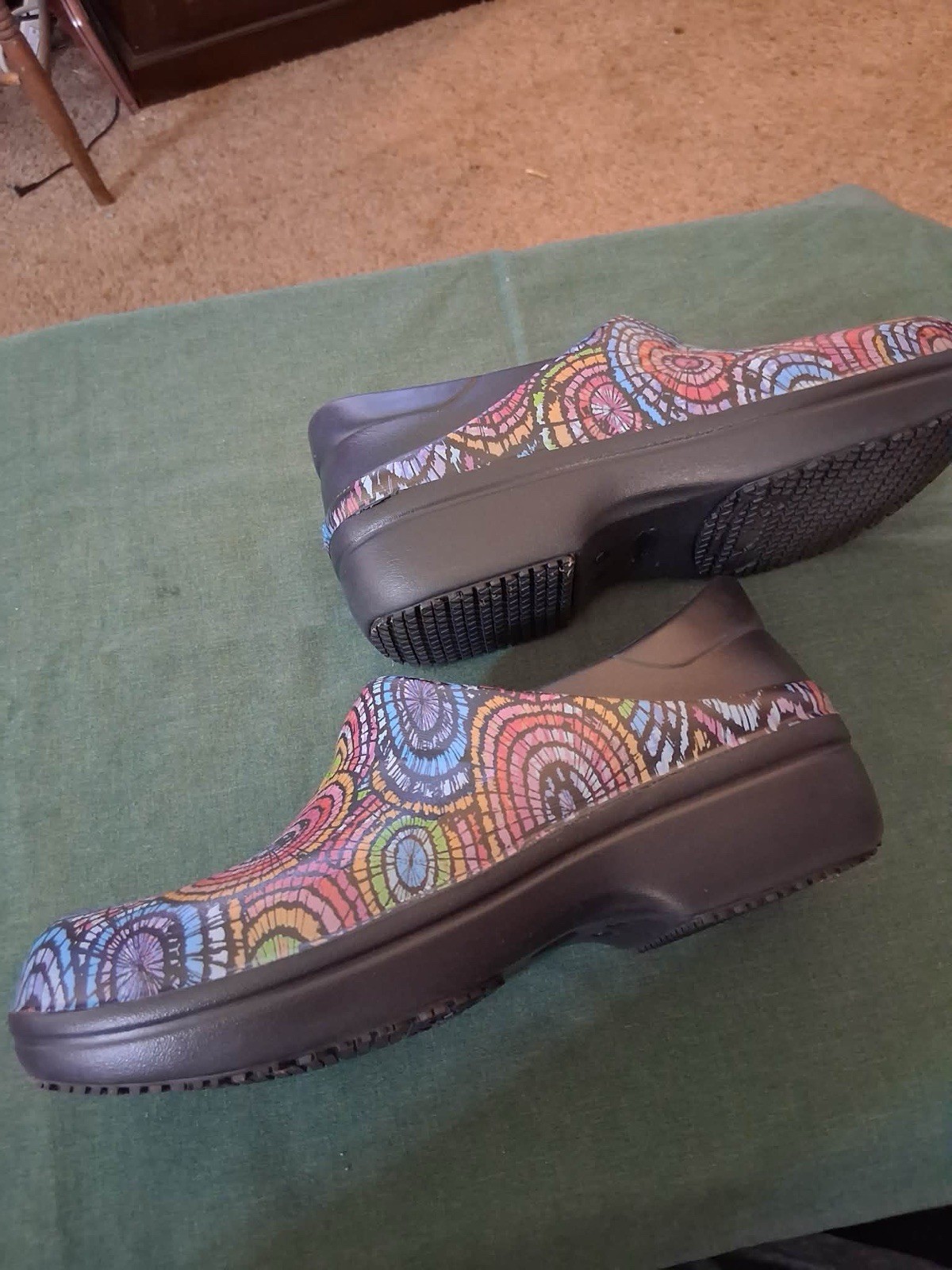 CROCS Neria Pro II Graphic Print Slip Resistant Slip-On Work Nurse Clogs