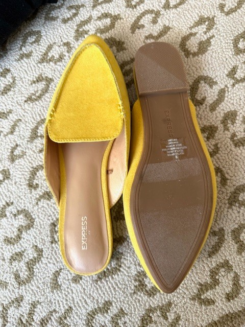 Express Pointed Toe Mules Mustard Yellow Size 9 Faux Suede Loafers New