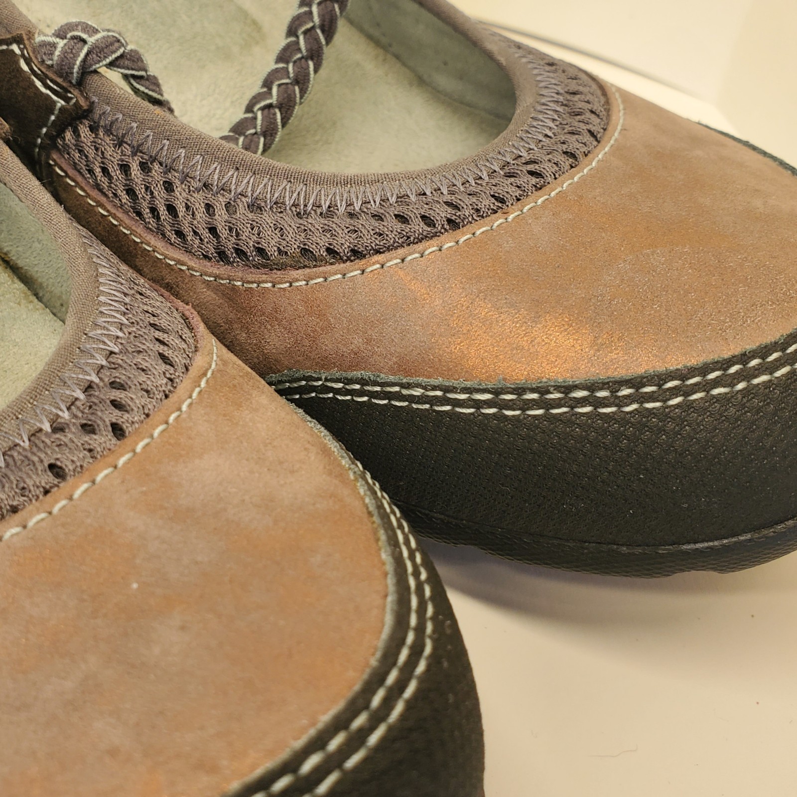 Ahnu Olivia Mary Jane Wedge Women’s Size 8 Brown Leather Slip-on Vibram Sole