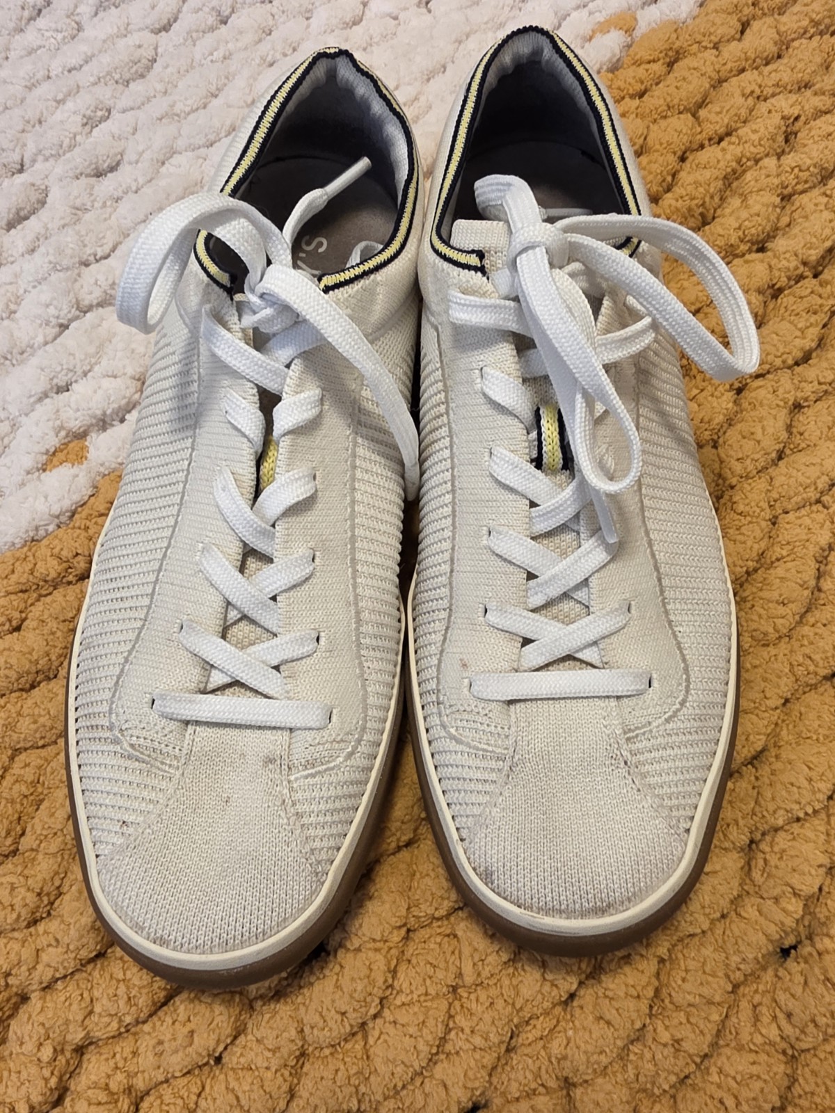 Rothys Womens Blonde Size 8 Cream Lace Up Round Toe Low Top Sneakers