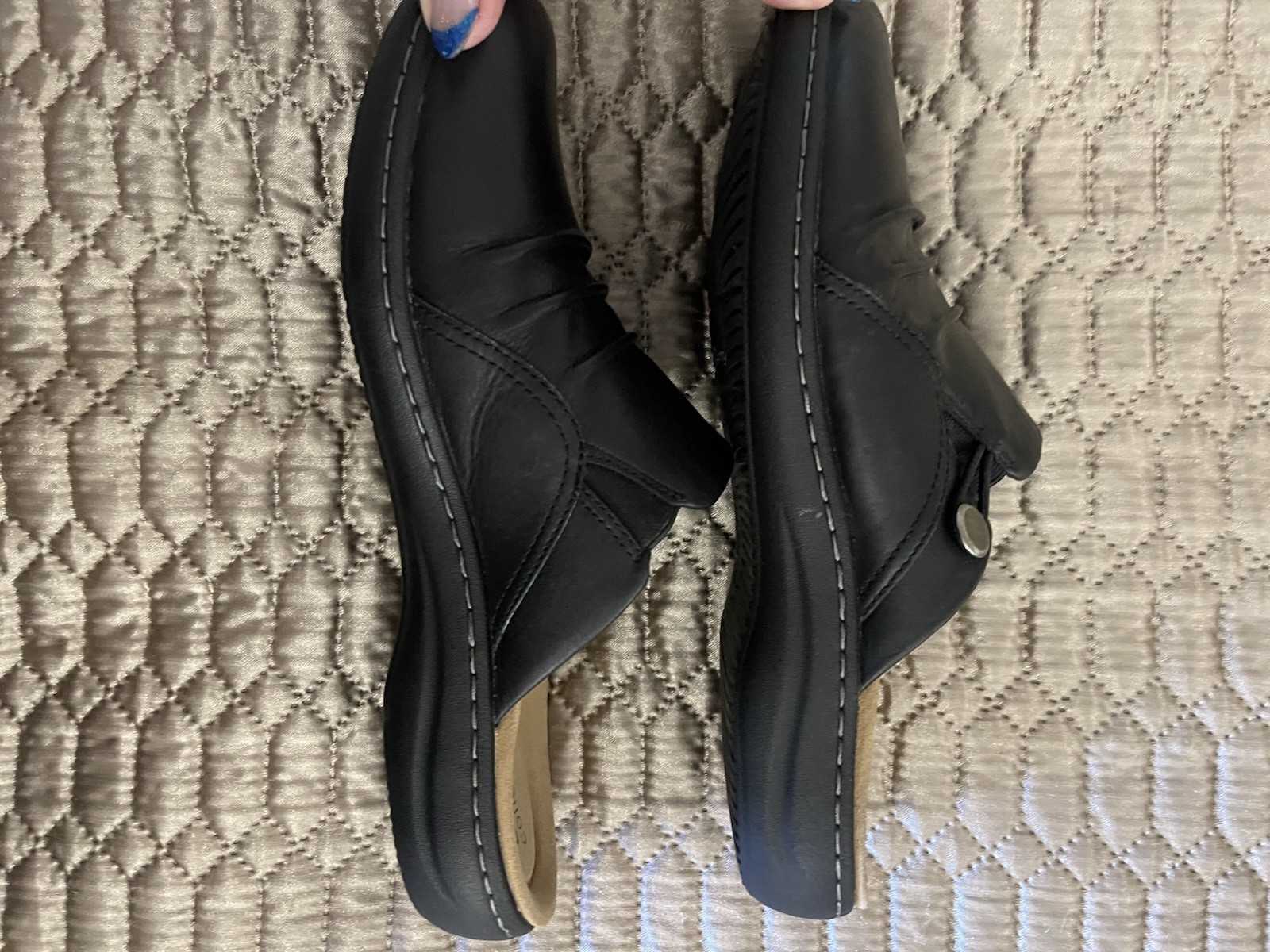 Clark’s collection black leather clogs. women’s 9.5. ex cond