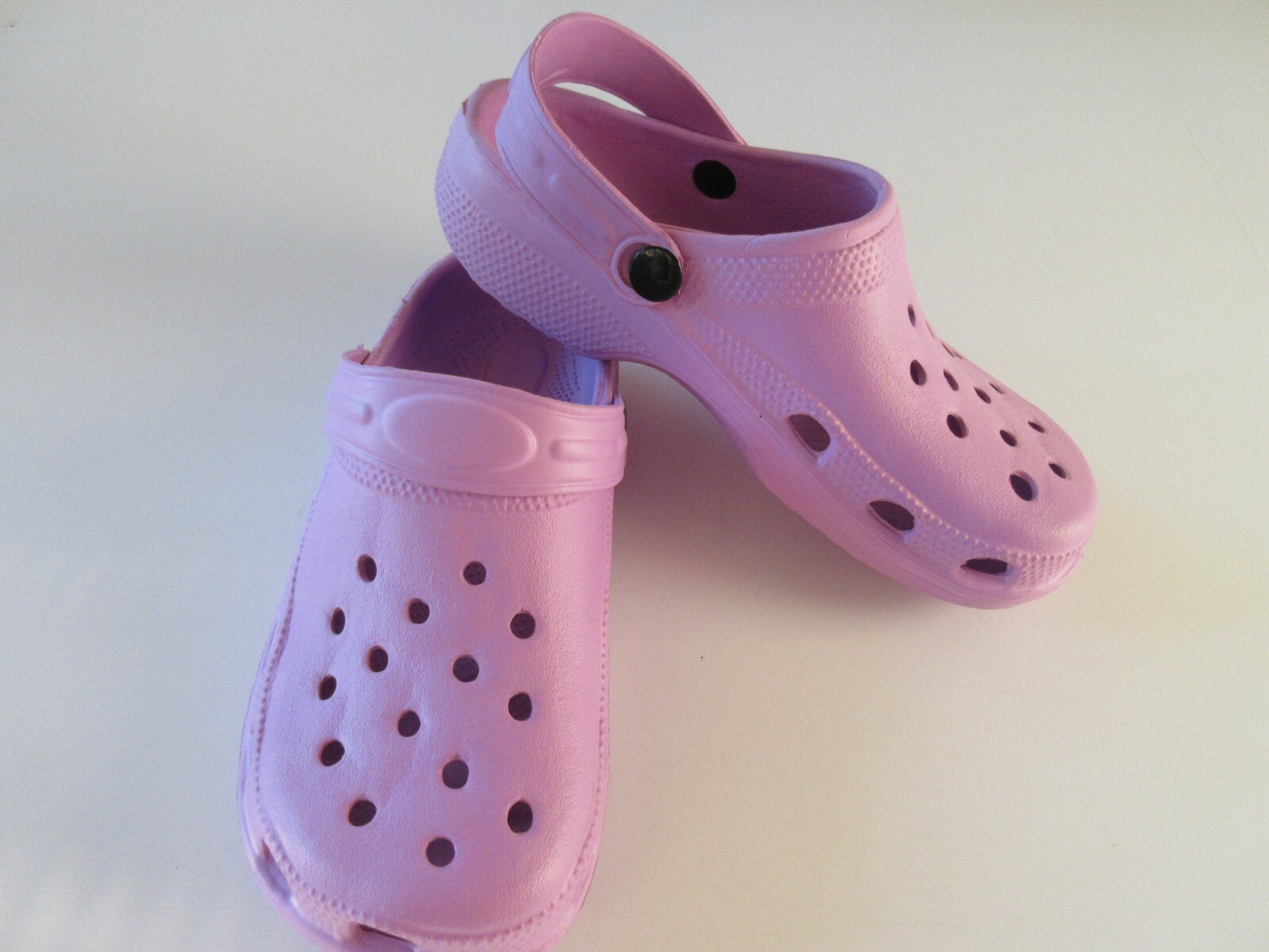 Casual Women’s Slip On Garden Clogs Sandal Lavender Color Variety Of Sizes New