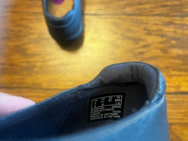 New Women’s Clarks Collections Loafer Shoe, Size 6.5, Navy Blue, So Cute!!!