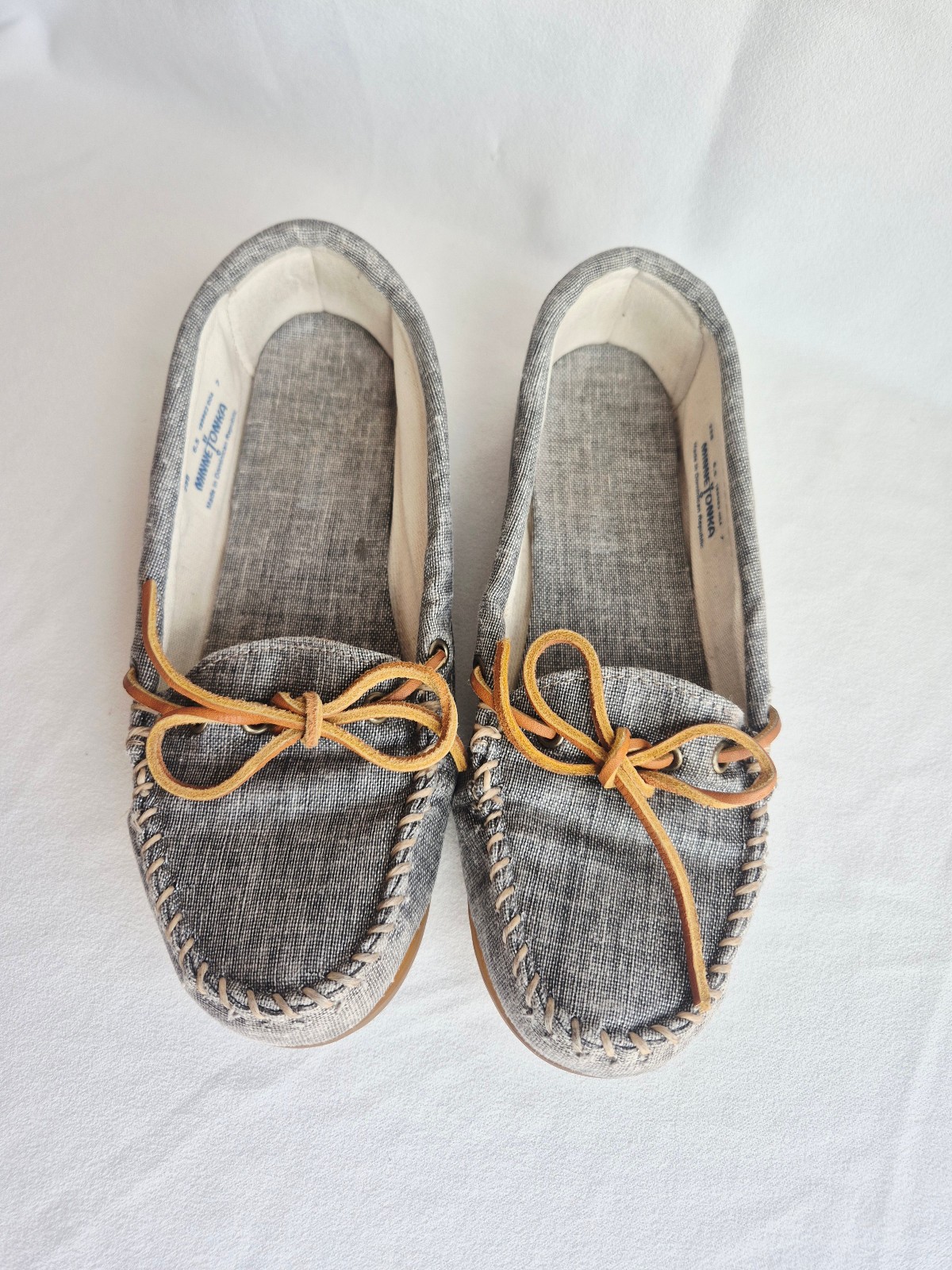 Minnetonka Canvas Rawhide Lace Moccasin Shoe Comfort Lightweight Grey Womens 6.5