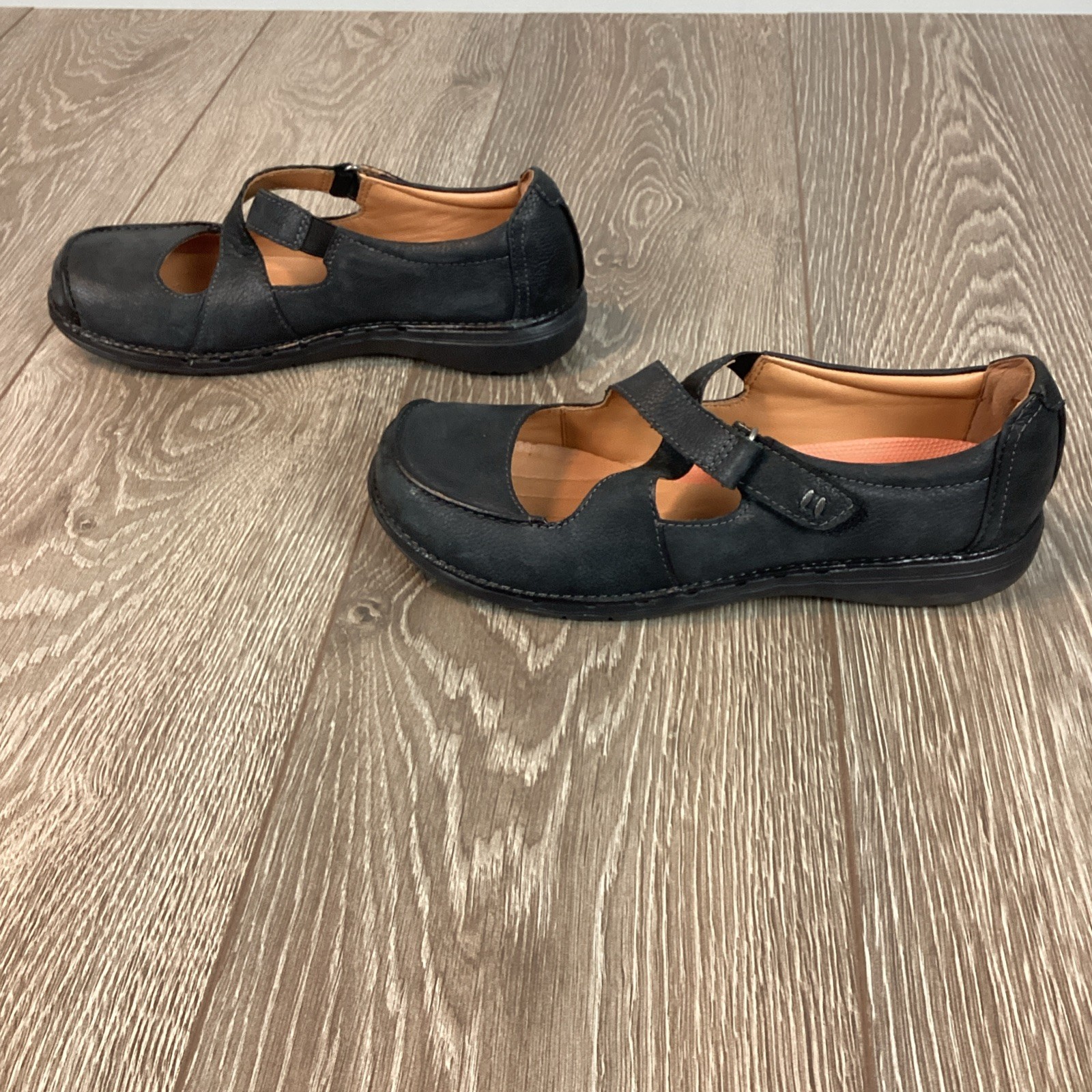 Clarks Women’s Un Loop Strap Black Leather 26174970 Unstructured Mary Jane EUC