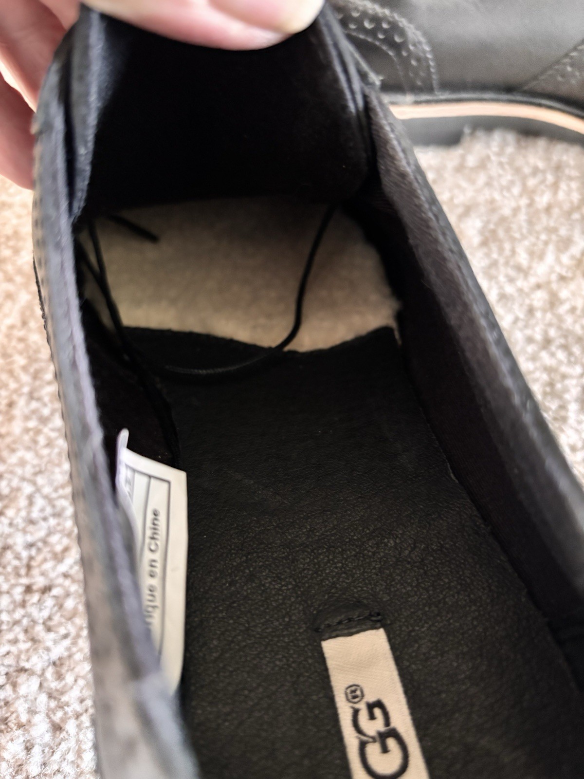 UGG Caelyn Black Leather Lace-up Oxford Shoes Size 9.5 NWOB