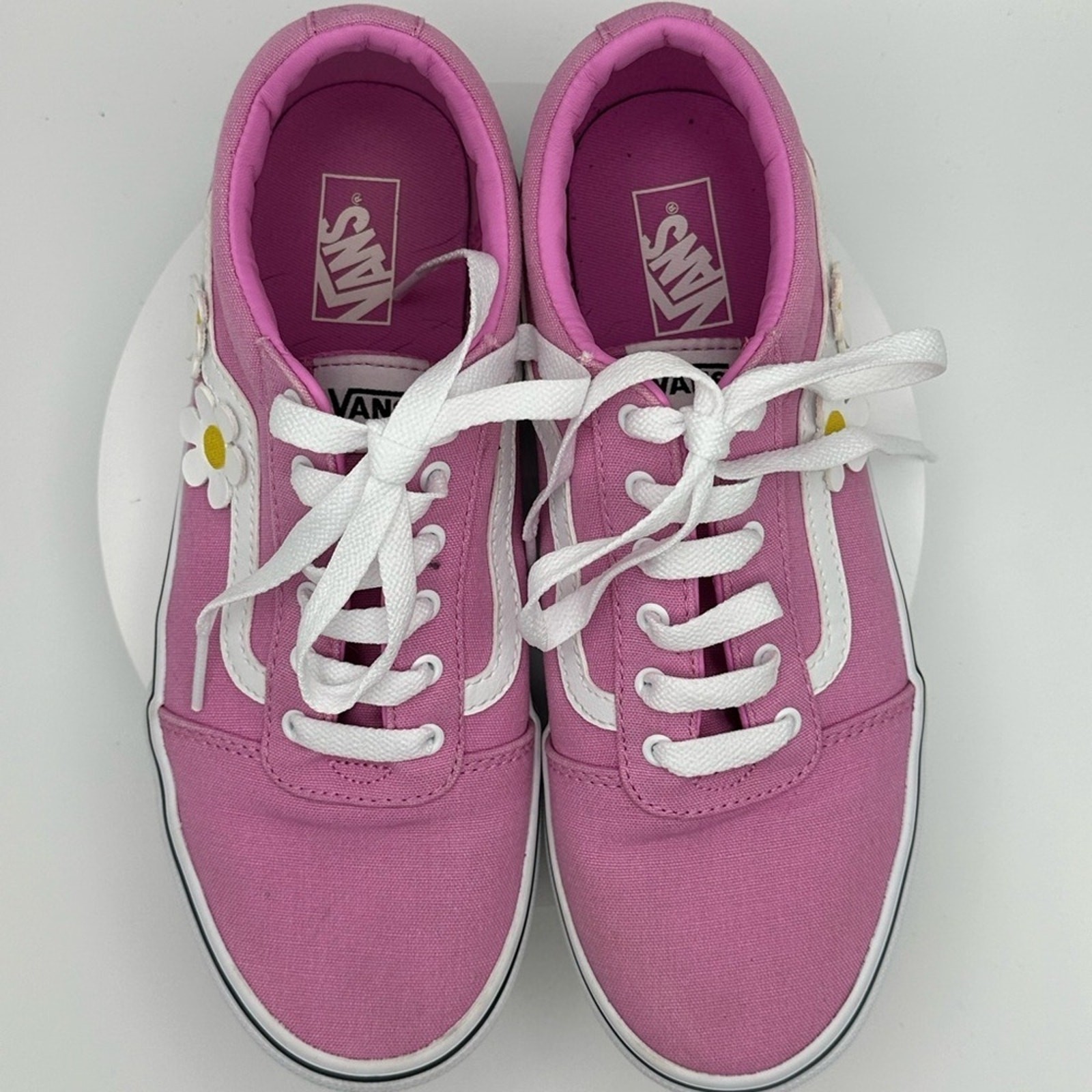 VANS Ward Pink Daisy Sneakers, Size 6 EUC