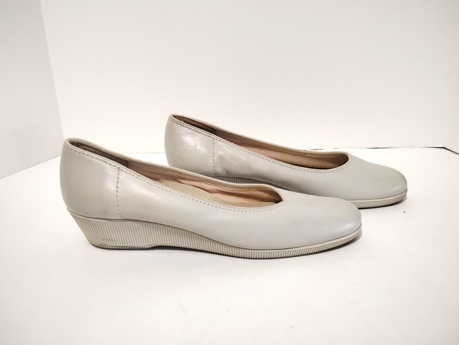 Soft Spots Shoes Women 8N Wedge Off White / Light Beige Leather Slip On