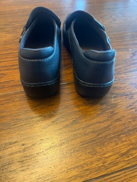 New Women’s Clarks Collections Loafer Shoe, Size 6.5, Navy Blue, So Cute!!!