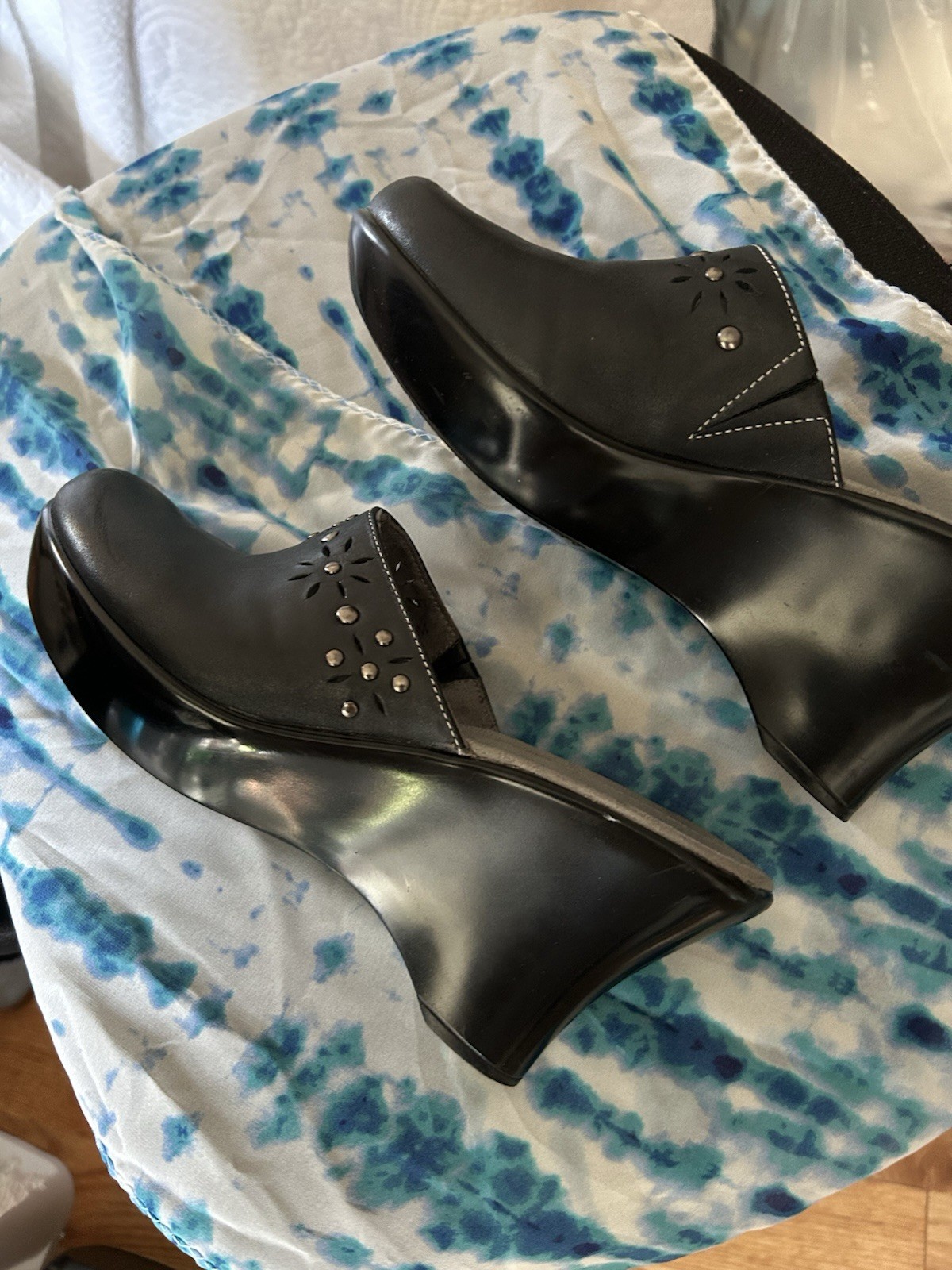 Tommy Hilfiger Women’s Black Leather Clogs Size 7