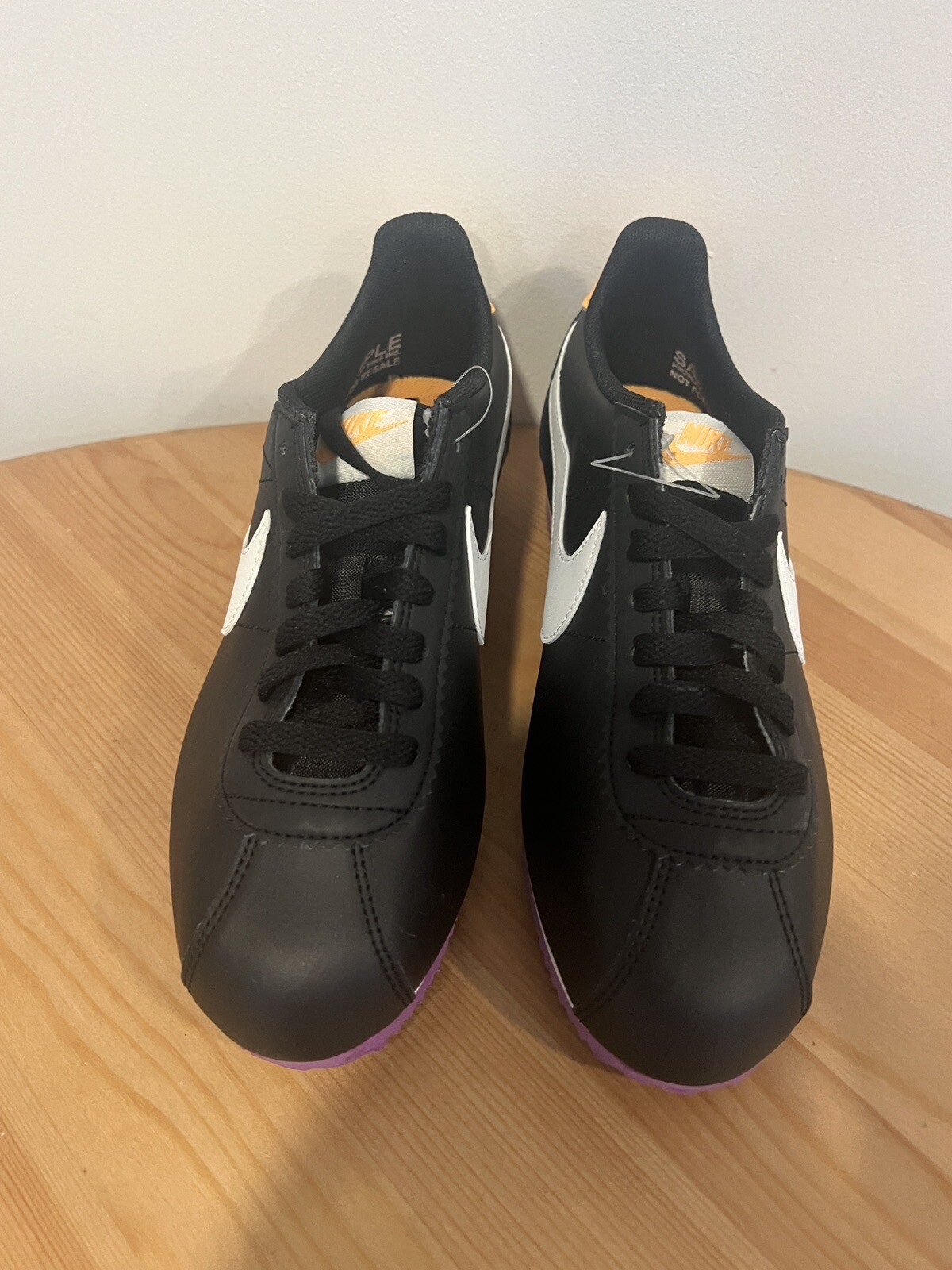 Nike Classic Cortez 15 – Women’s 7 – Black Laser Orange – NEW