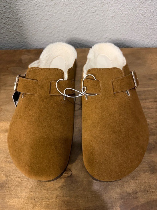 Universal Thread Chestnut Brown Suede like Mule Clogs with Cream Lining size 12
