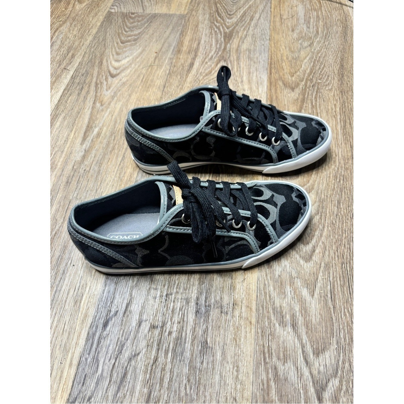 Coach Signature Canvas Lace Up Sneakers Black Gray Womens Size 7B Dee EUC