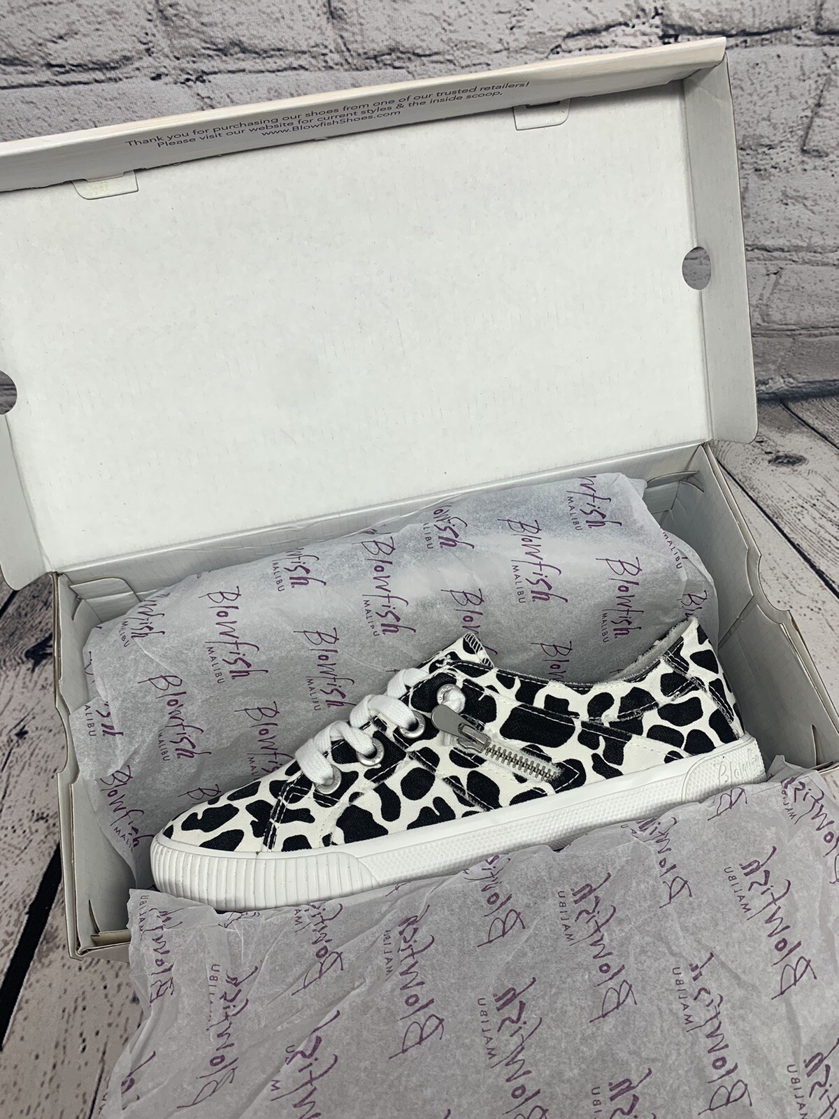 Blowfish Malibu Shoes Womens 8.5 Sneakers Lace Up Zip Cow Print Canvas Comfort