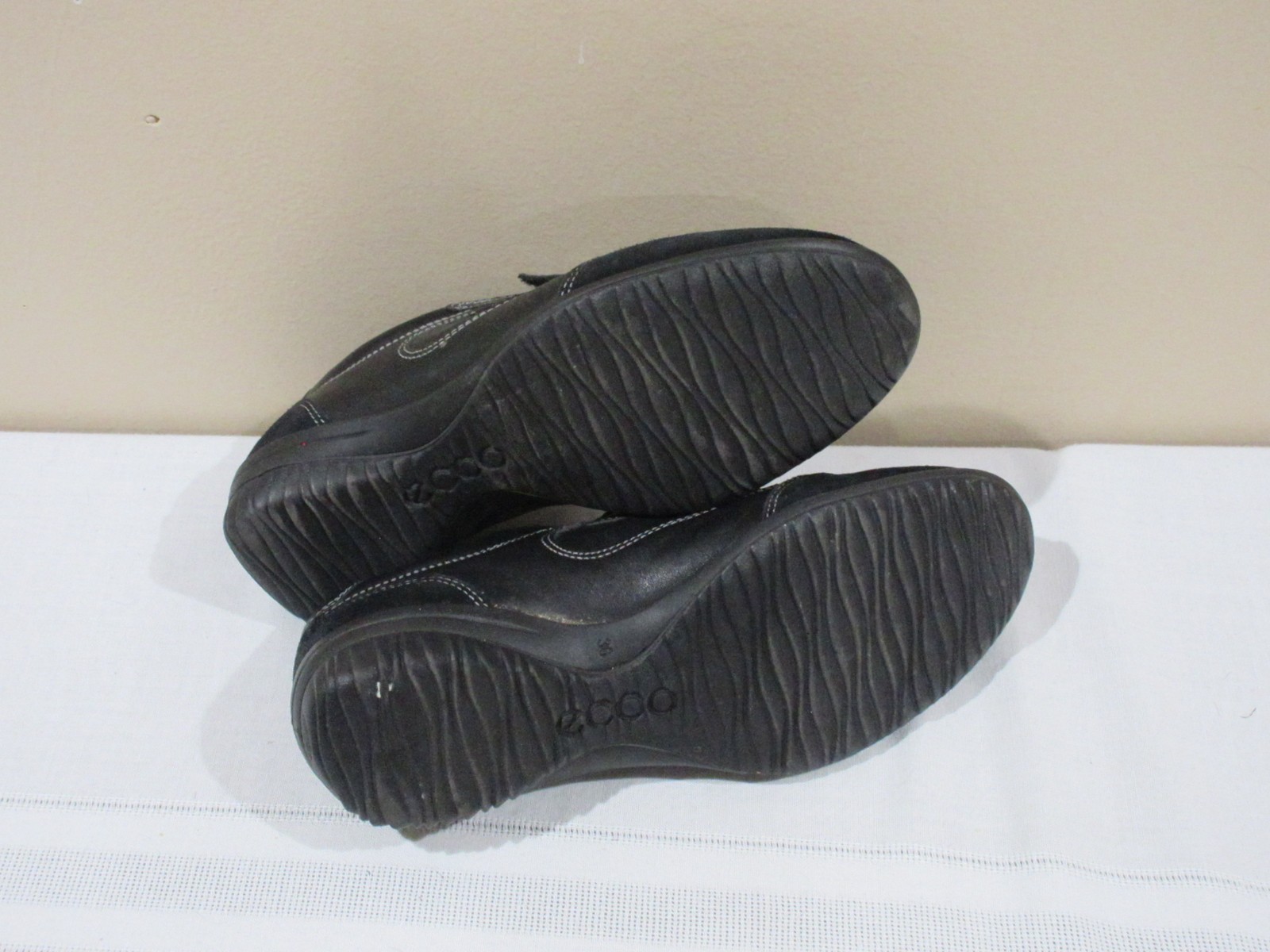 Ecco Black Hook & Loop Leather Walking Shoes/Sneakers EU SZ 36 US 6 Womens