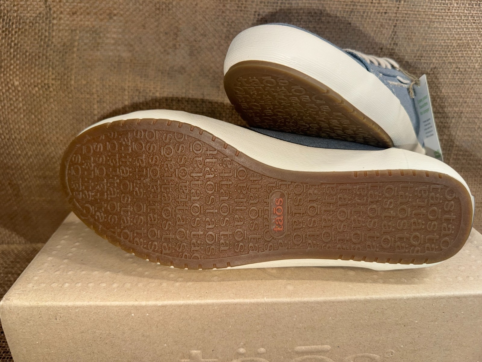 NIB Taos STA-12844 Women’s Star Lake Blue Wash Canvas Casual Shoe