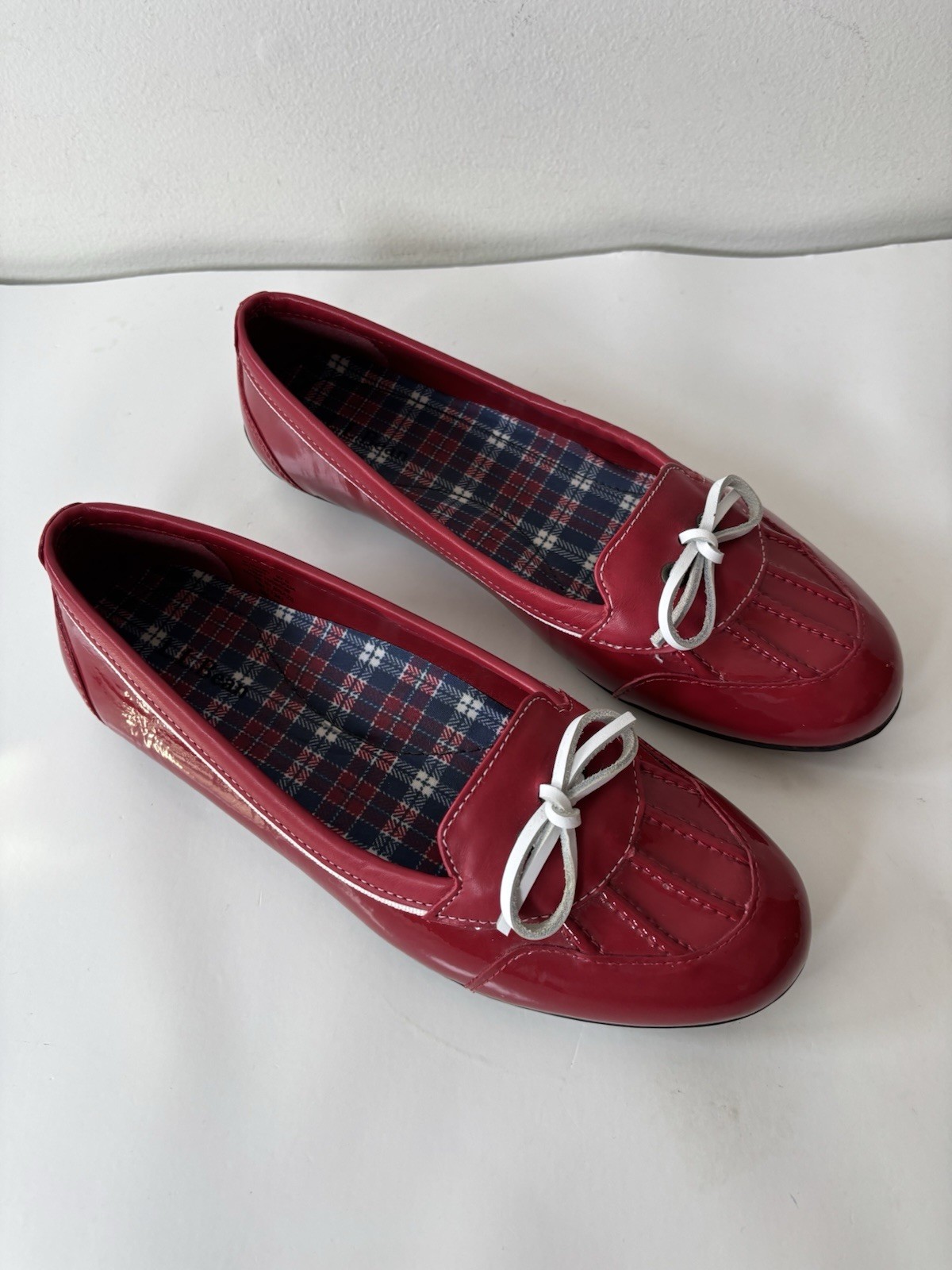 ll bean shoes Womans 6.5 M Red/White Stripe vinyl Shinny Slip On’s Plaid Linning