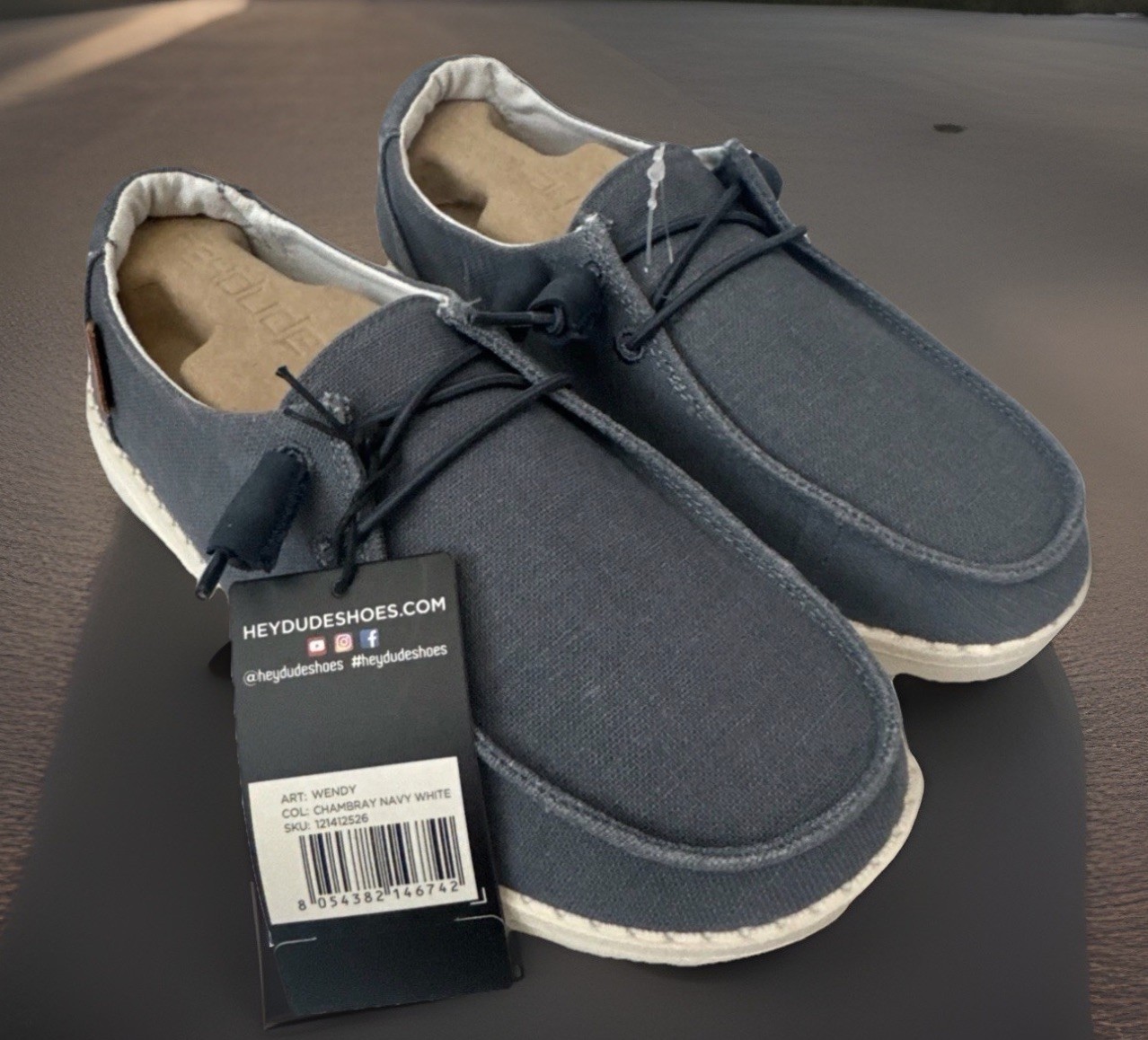 Hey Dude Women’s Wendy Chambray Navy White Lightweight Loafers Size 7 ~ NEW ~