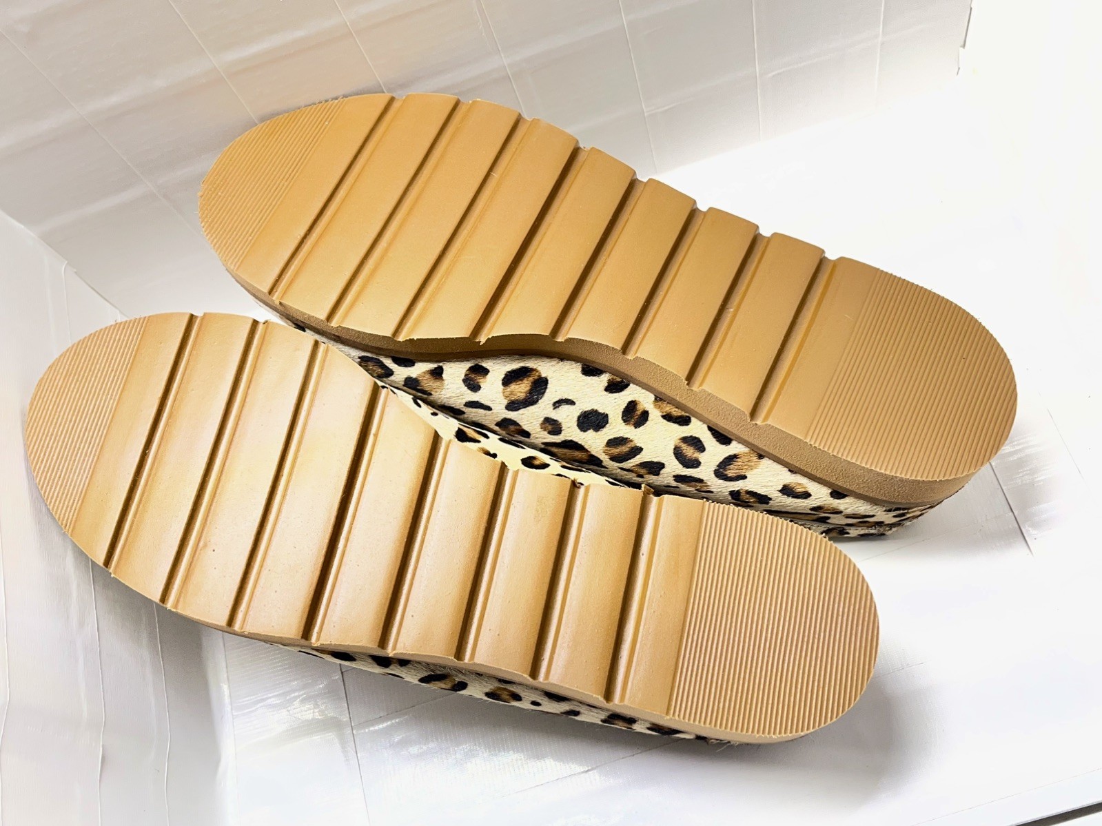 ENJOIYA Chelsey Leopard Print Fleece-lined Round Toe Slide Shoes! Fast Shipping!