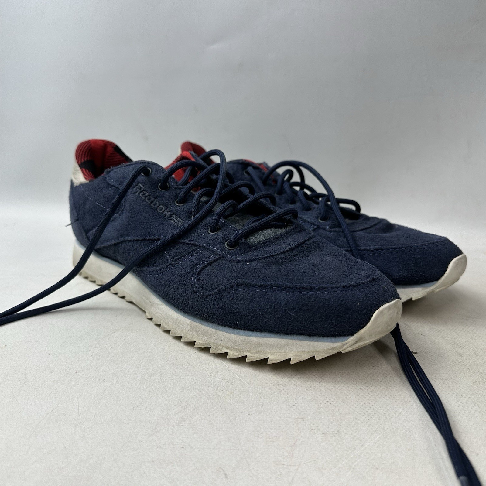 Reebok Classic Womens 8 Laced Sneakers Blue Sued Thinsulate Lined Tennis Shoes