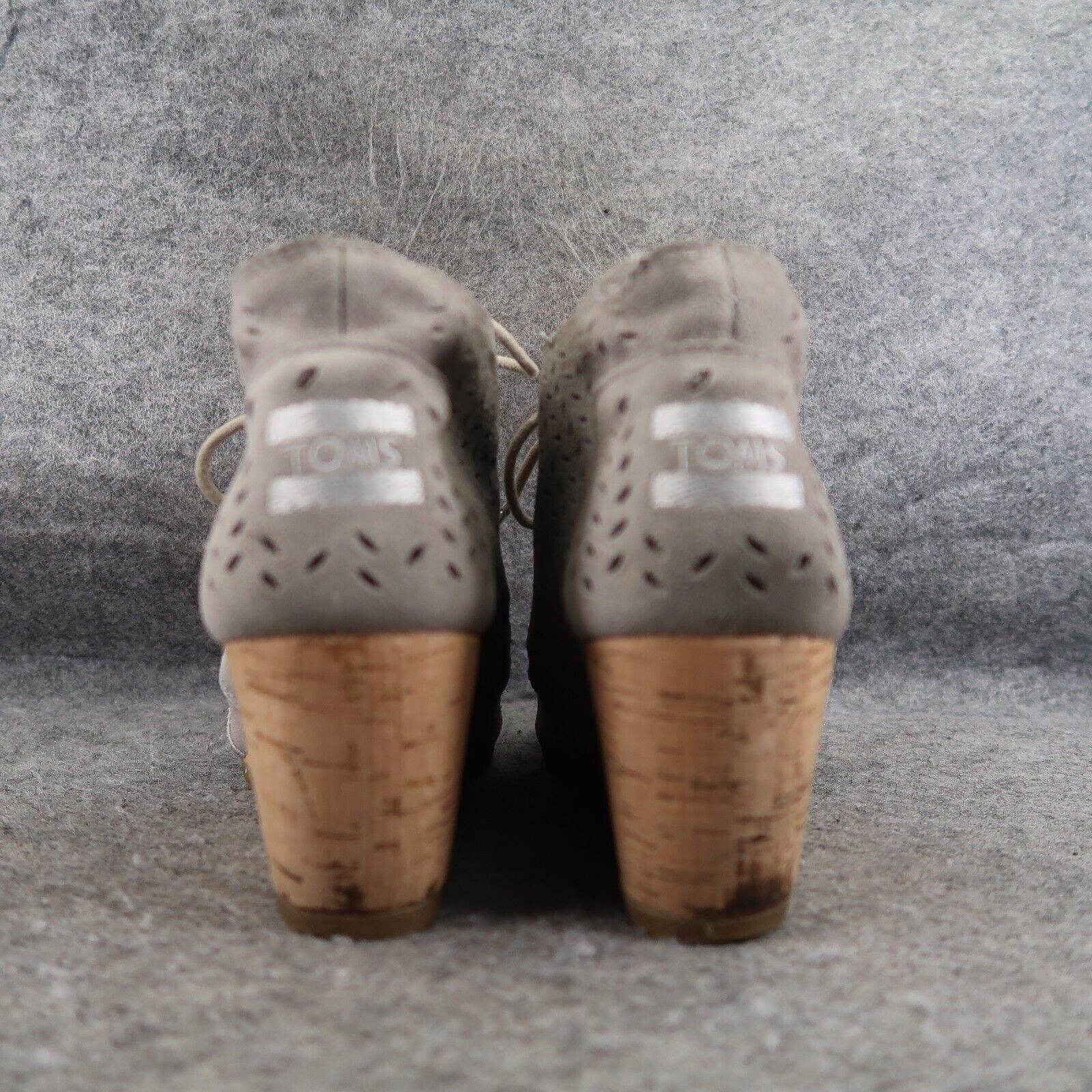 Toms Shoes Womens 7.5 Bootie Desert Wedge Drizzle Grey Suede Perforated Leaf