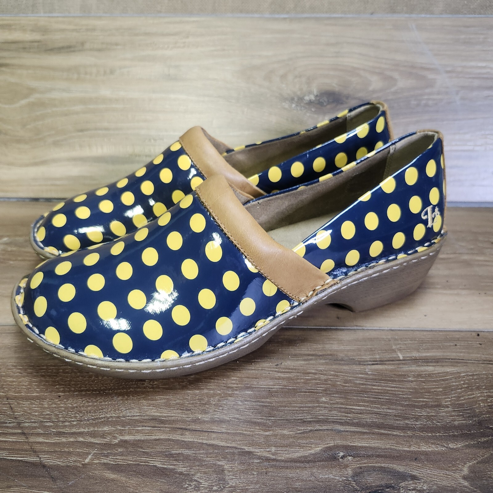 Lila Clogs Sure Grip Size 11m Slip Resistant Navy Yellow Spa Comfort