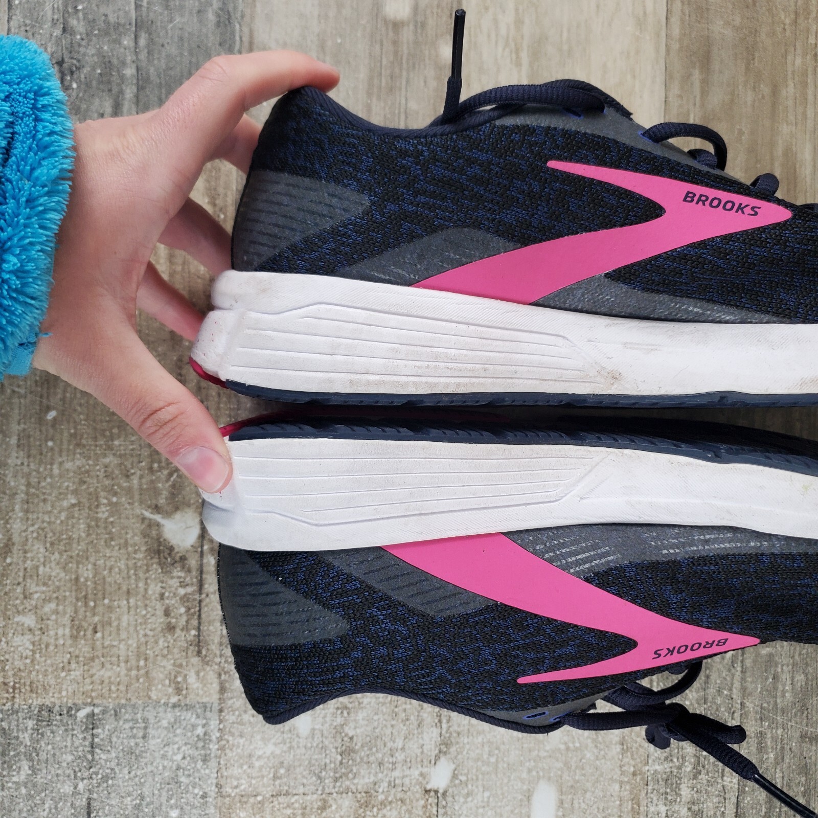 Brooks Signal 3 Womens Shoes Sz 11 B Running Athletic Dark Blue Pink Sneakers