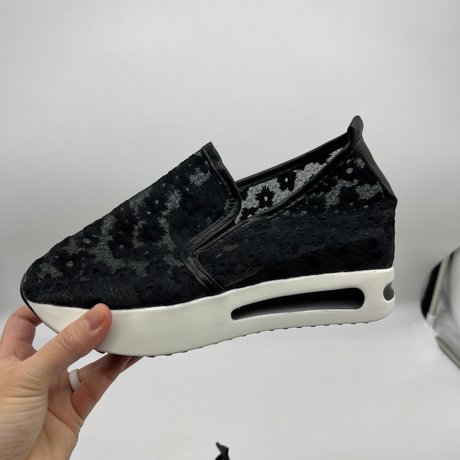 Fashion Sneakers Embroidery Floral Mesh Air Lace Slip On Black Size 8US /39CN
