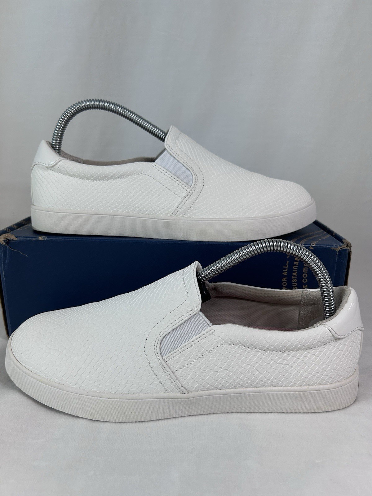 Dr Scholls Nova Slip On Sneaker White Snake Women’s 8 Wide Worn Once